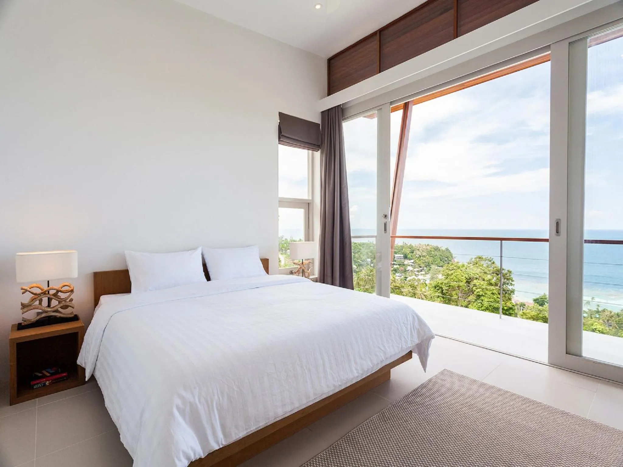 Bed in Bay Villas Koh Phangan