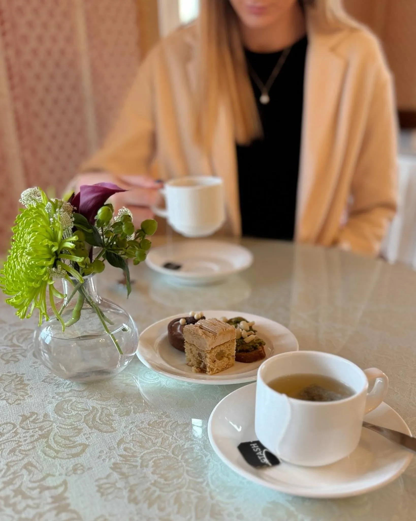 Coffee/tea facilities in John Rutledge House Inn