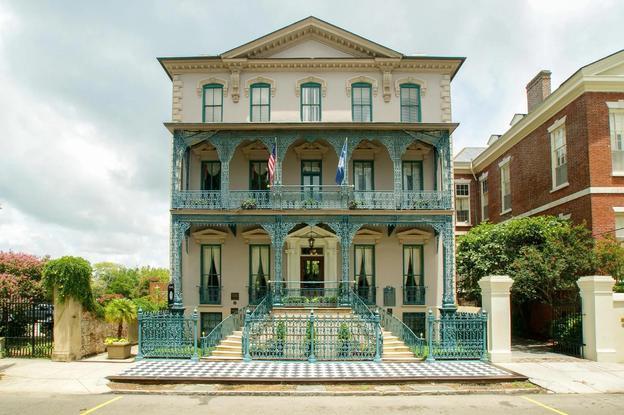 Property building in John Rutledge House Inn