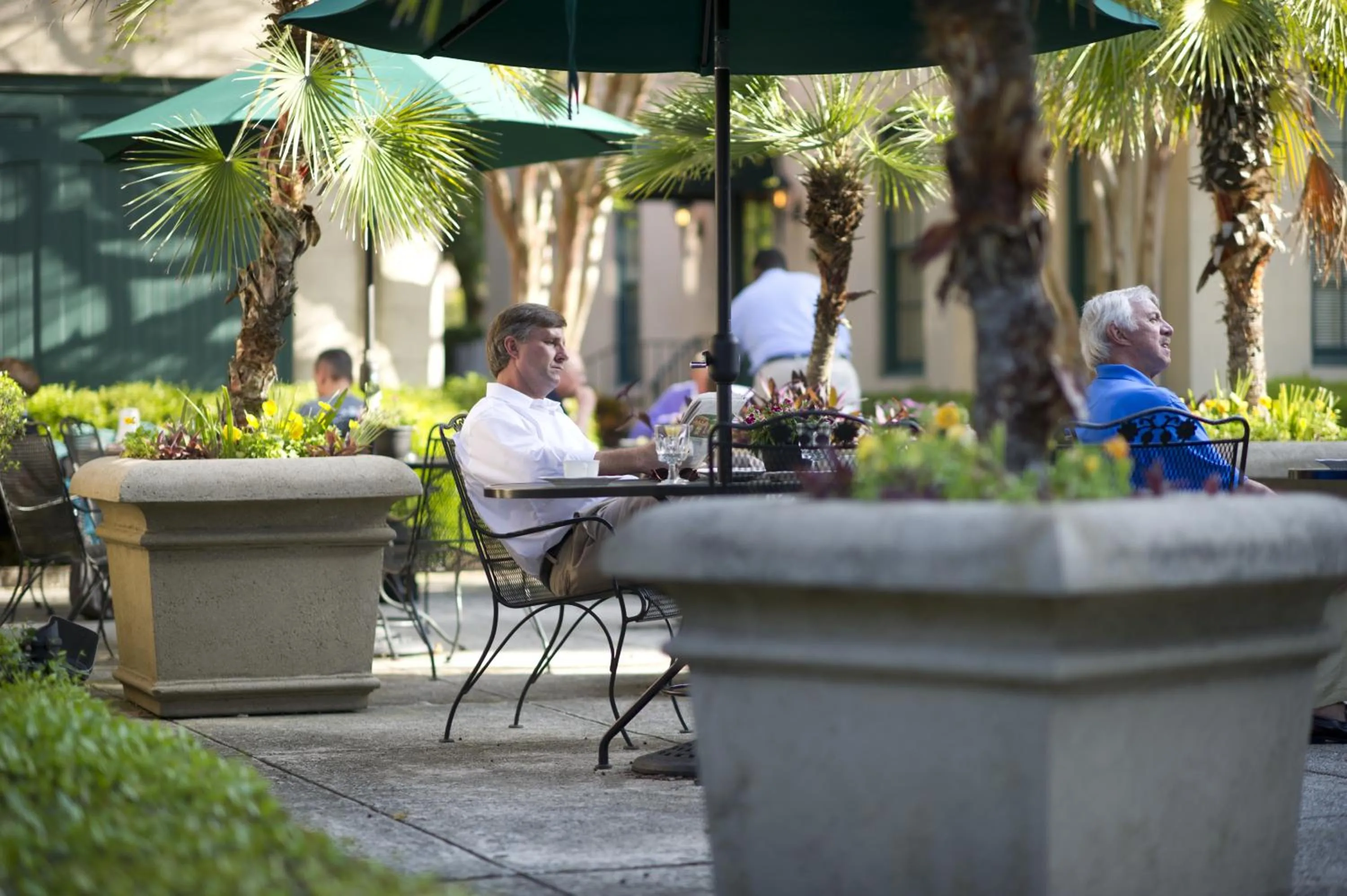 People in John Rutledge House Inn