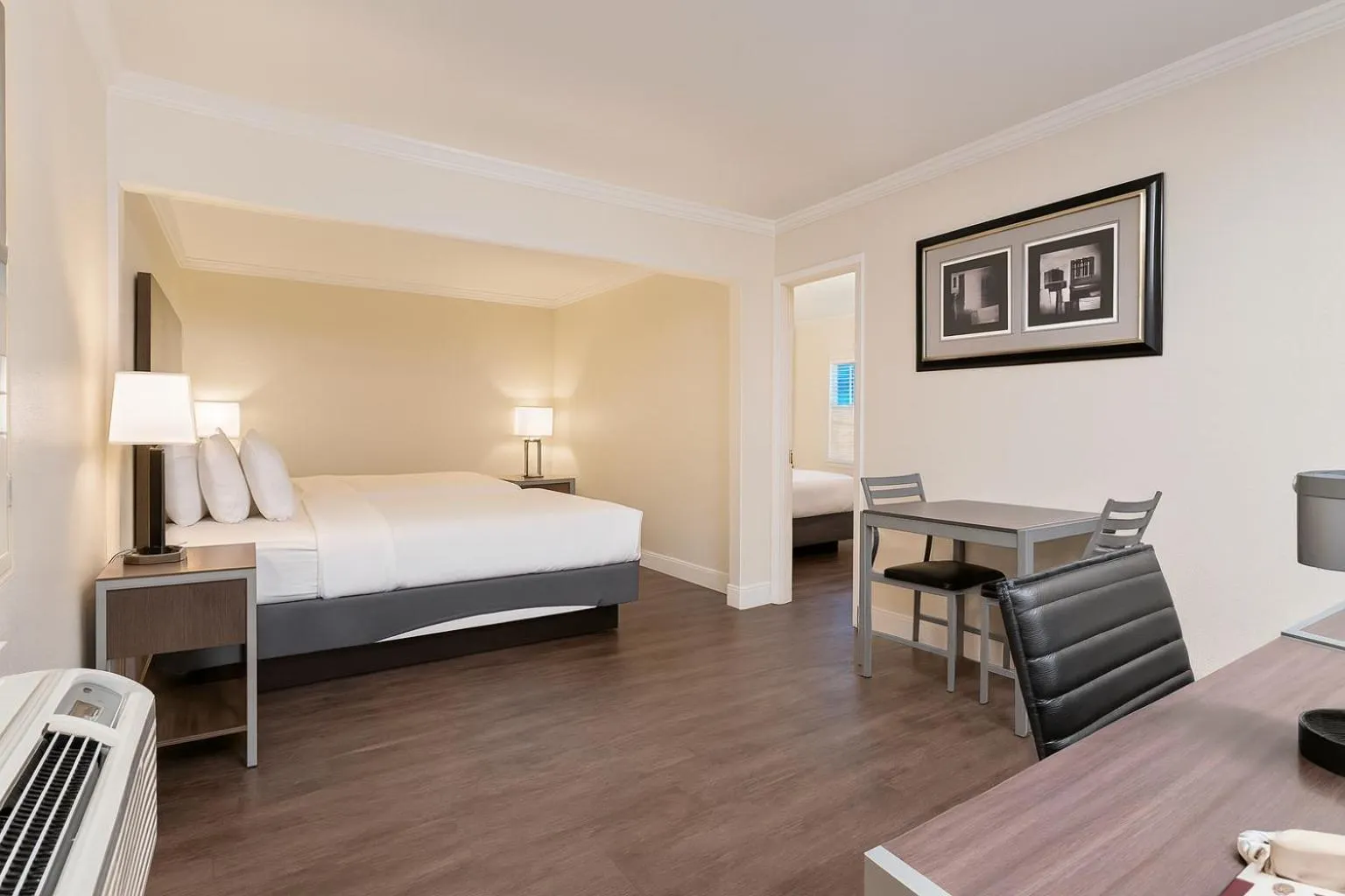 Bedroom, Bed in El Castell Motel