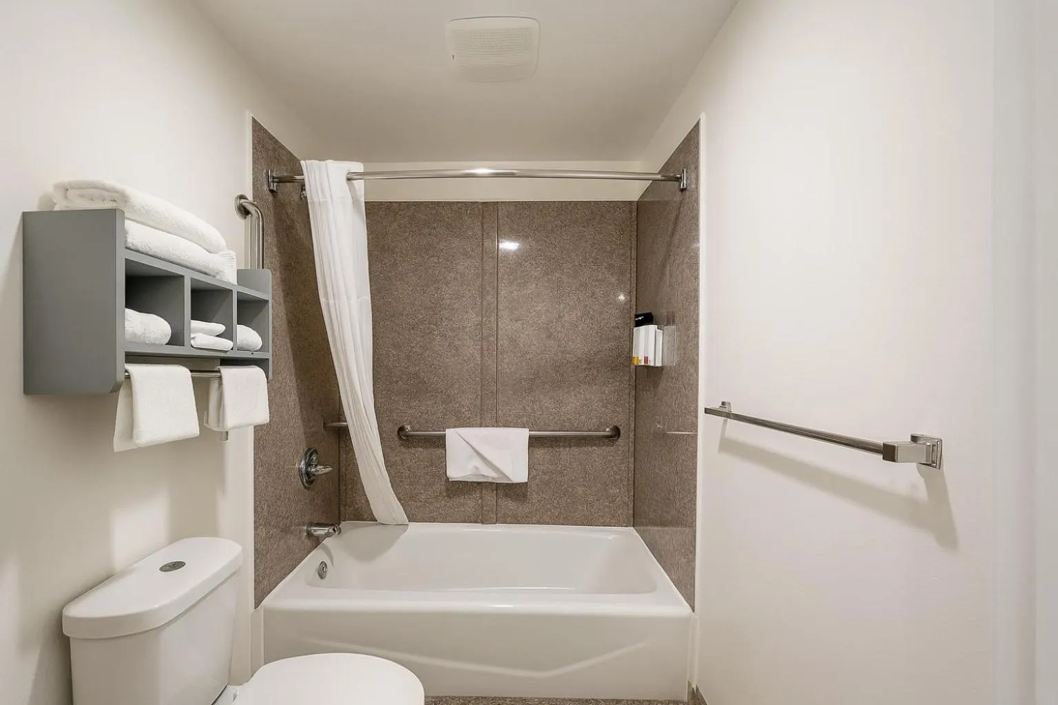 Bathroom in El Castell Motel