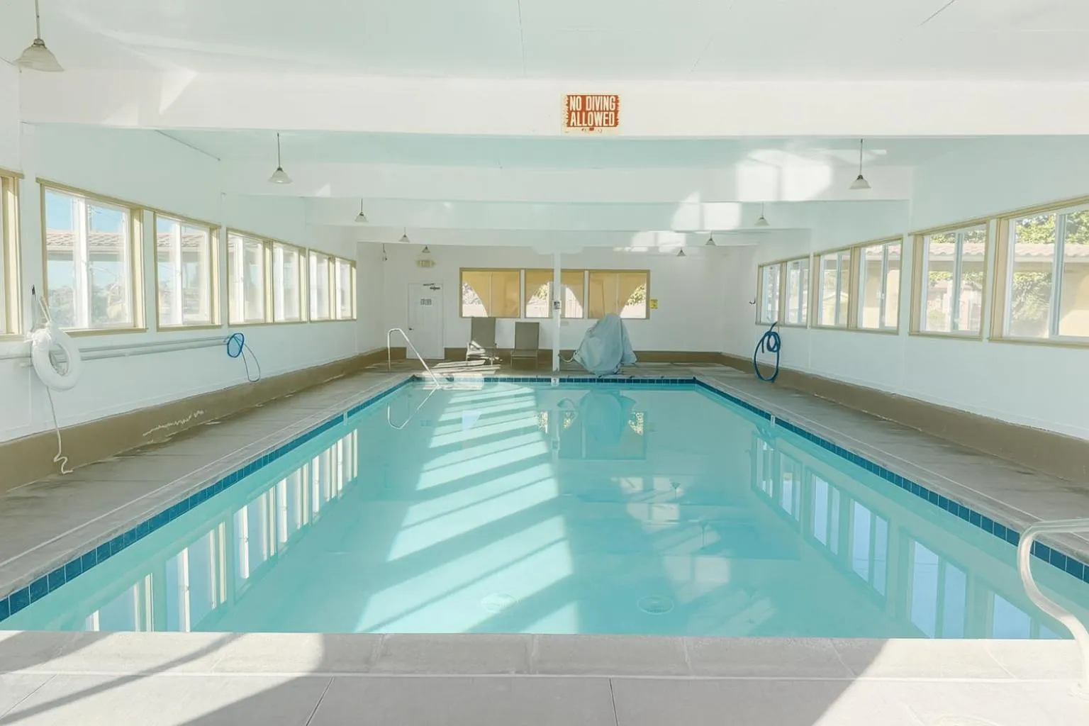 Swimming pool in El Castell Motel