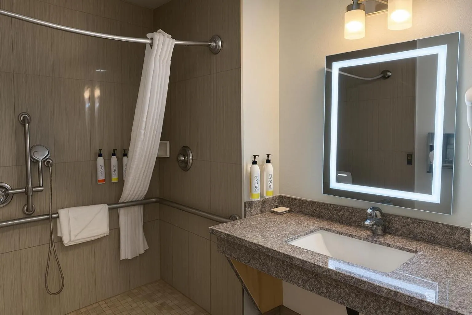 Bathroom in El Castell Motel