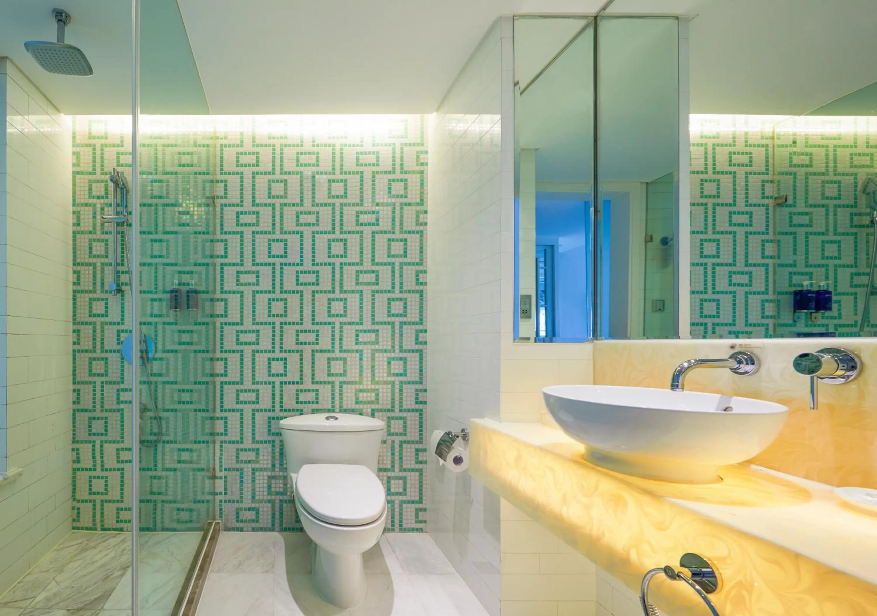 Shower in Dorsett Shanghai