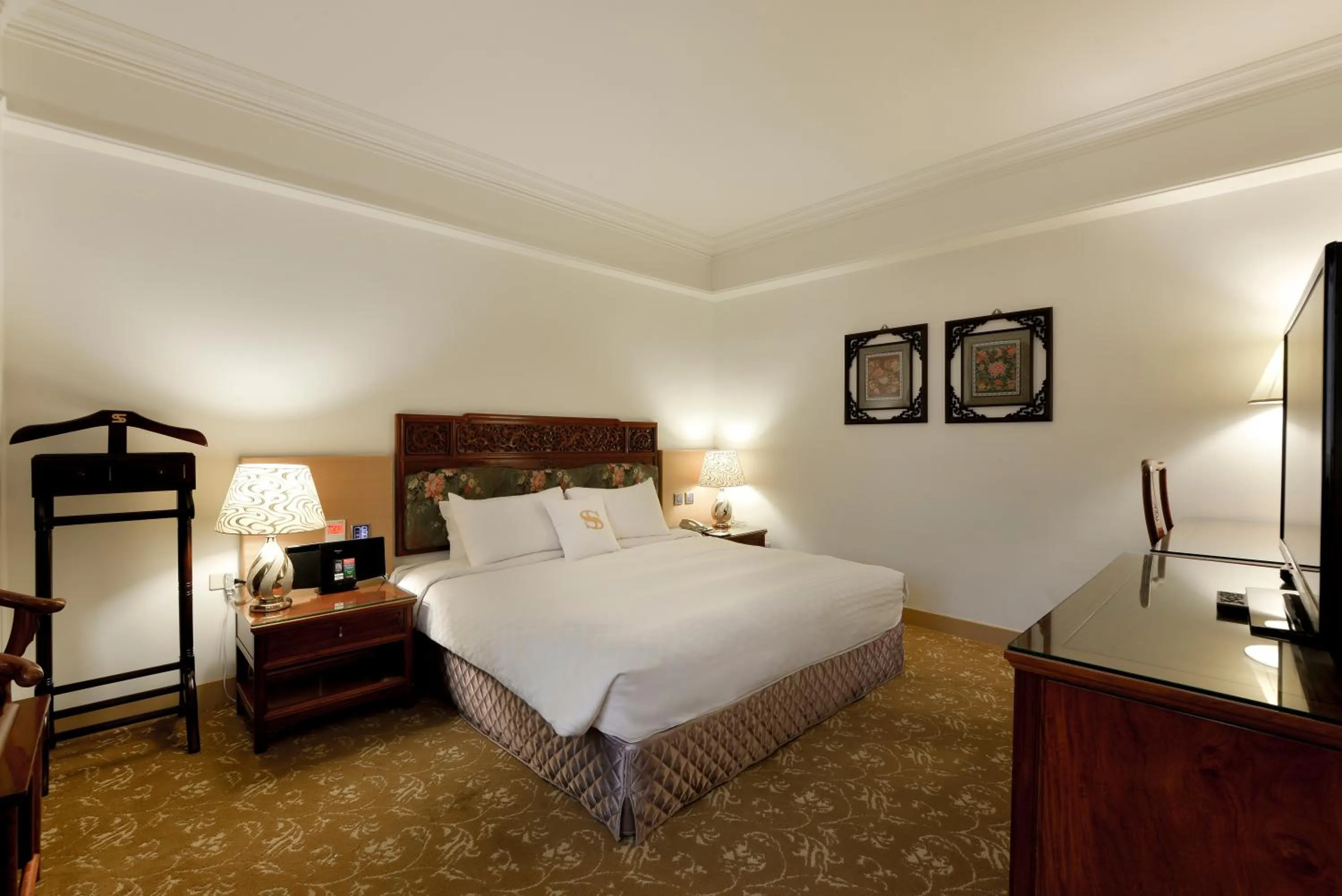 Bed in Hotel Sunshine