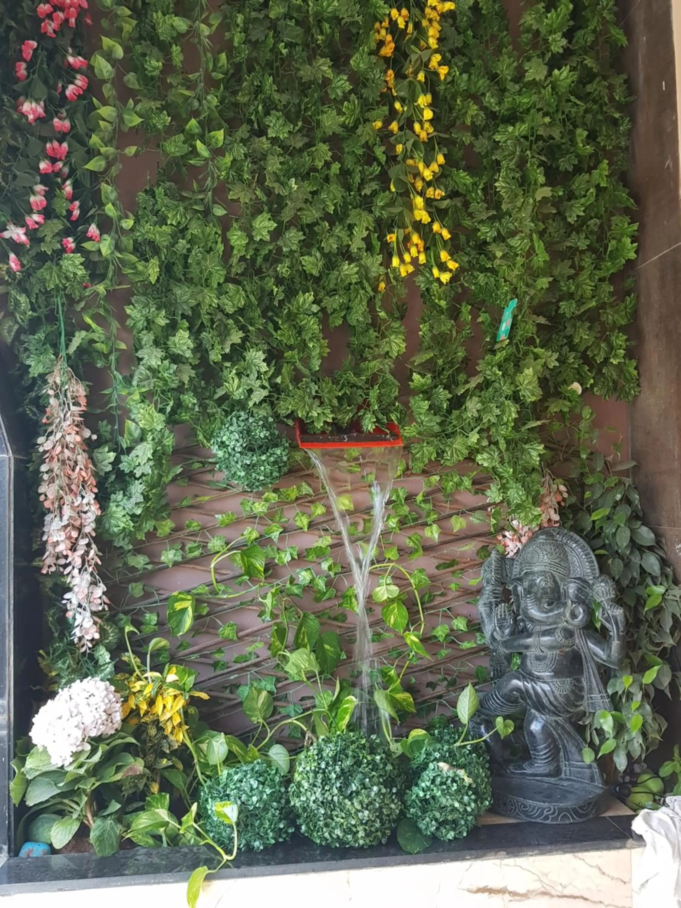 Property building in Backpackers Villa Mumbai