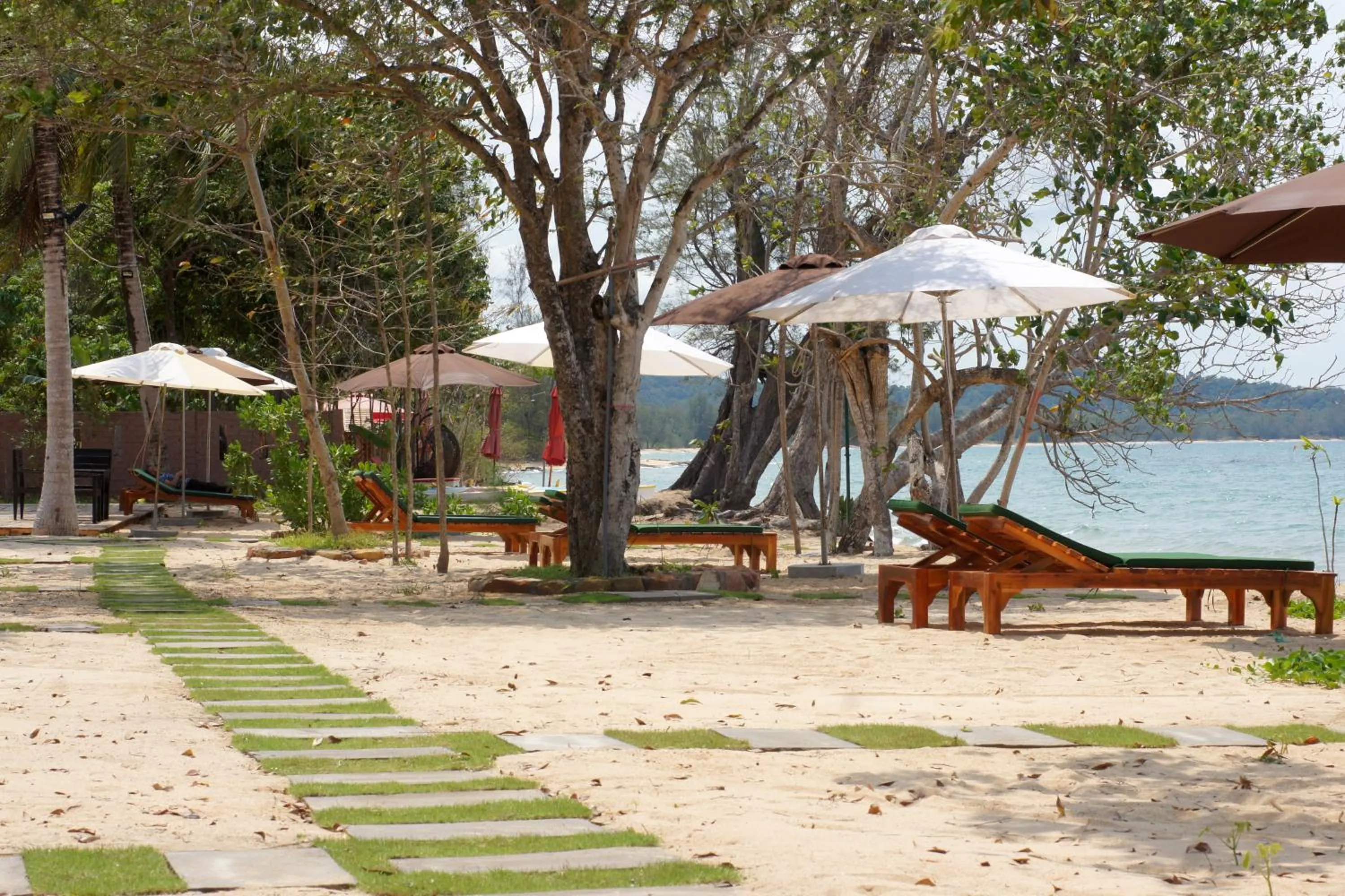 Property building in Gold Sand Beach Bungalow