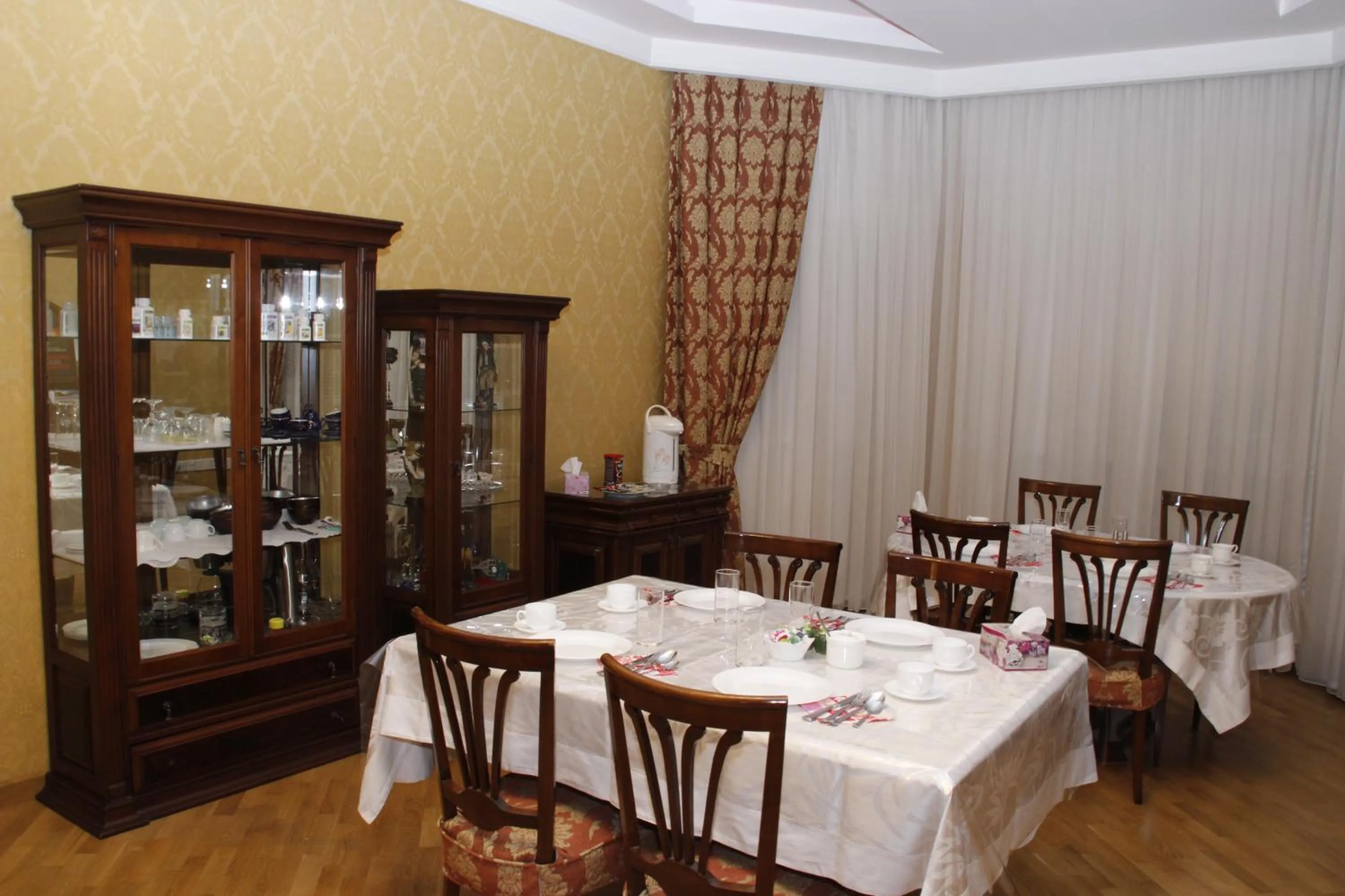 Communal lounge/ TV room in Baku Butik Mini-Hotel