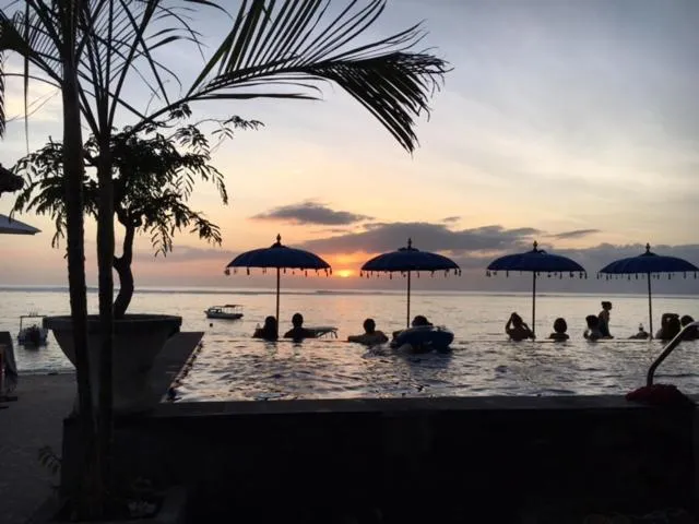 Swimming pool in Linda Beach Hotel