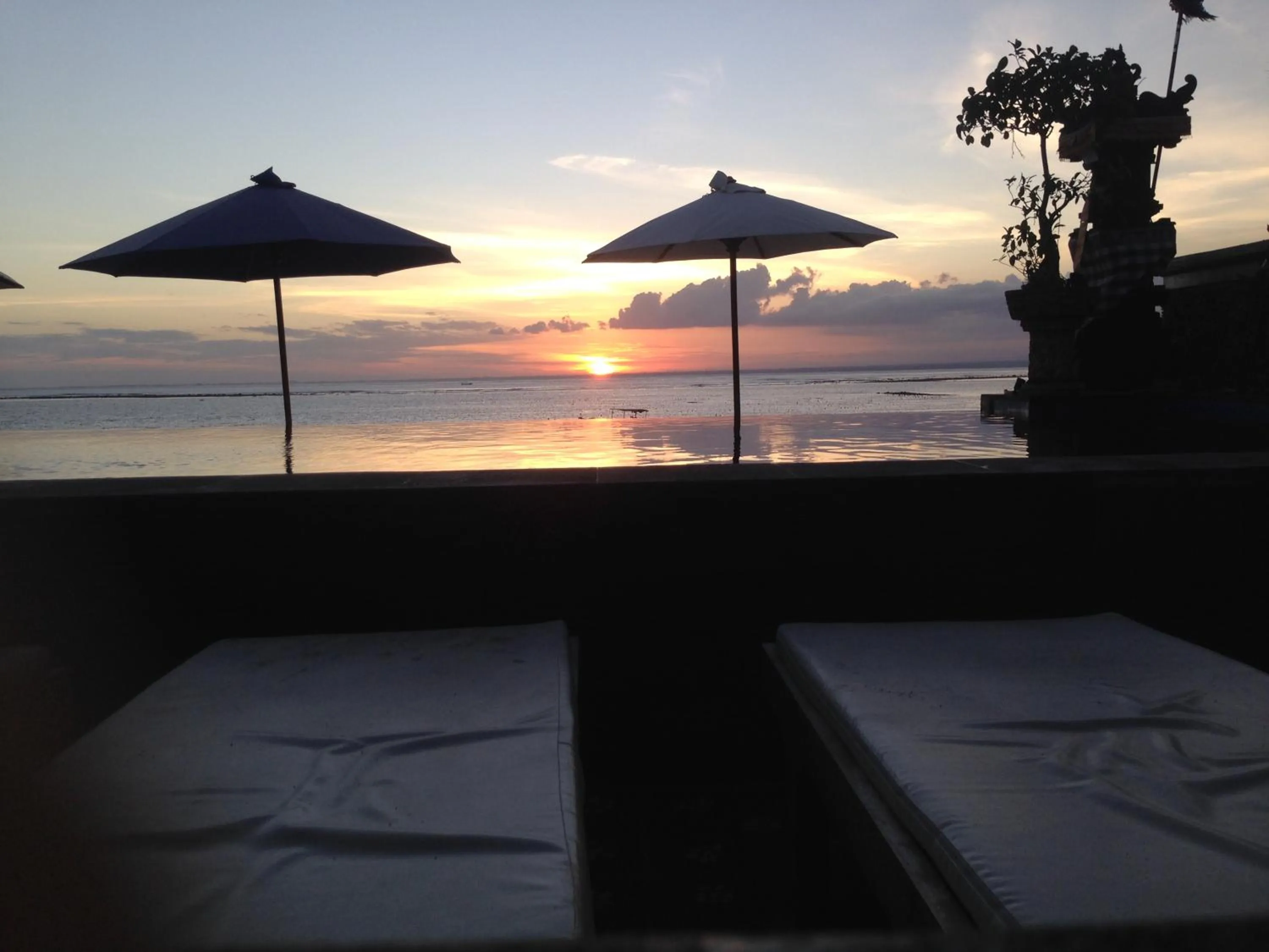 Property building in Linda Beach Hotel