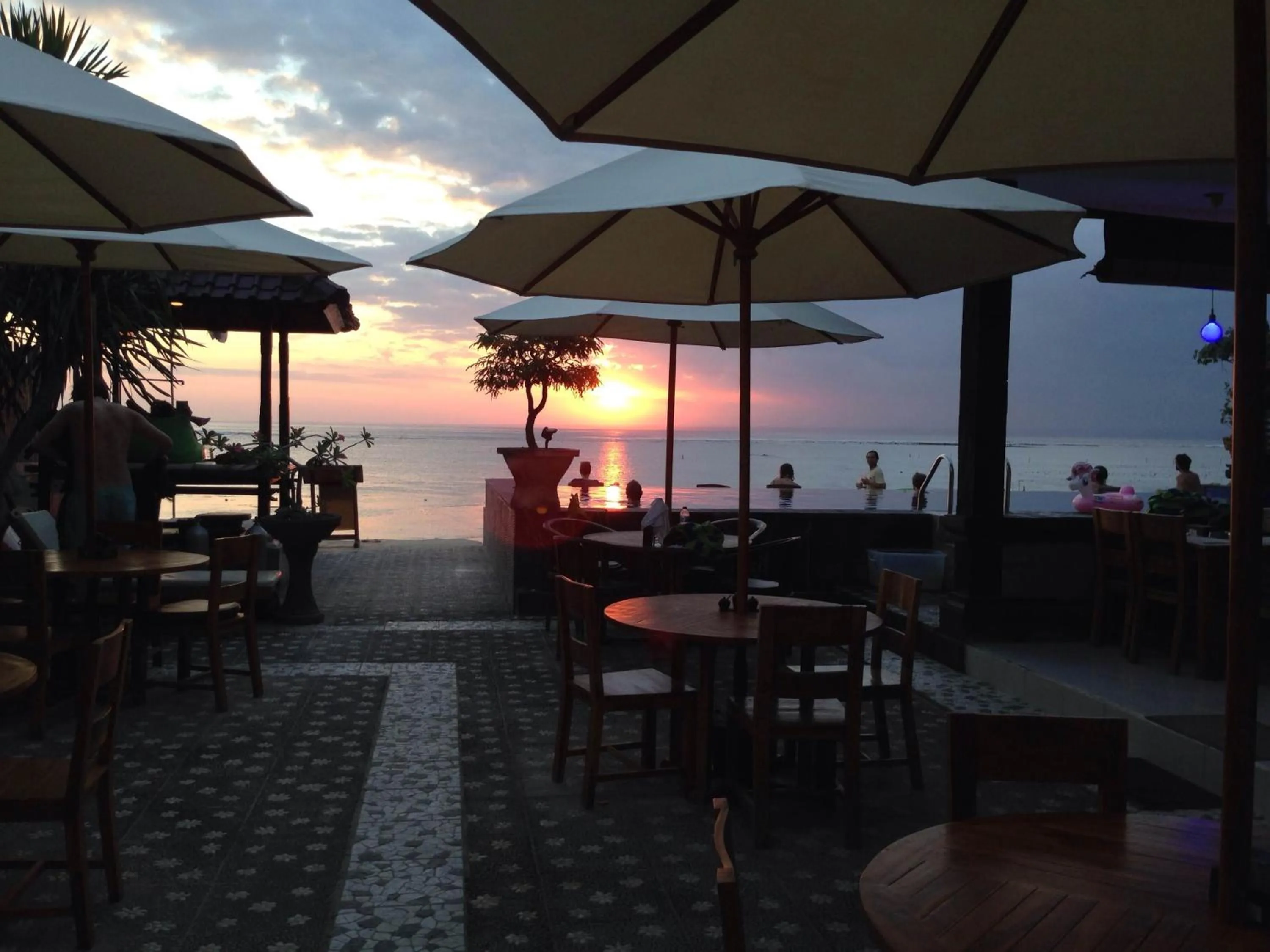 Lounge or bar in Linda Beach Hotel