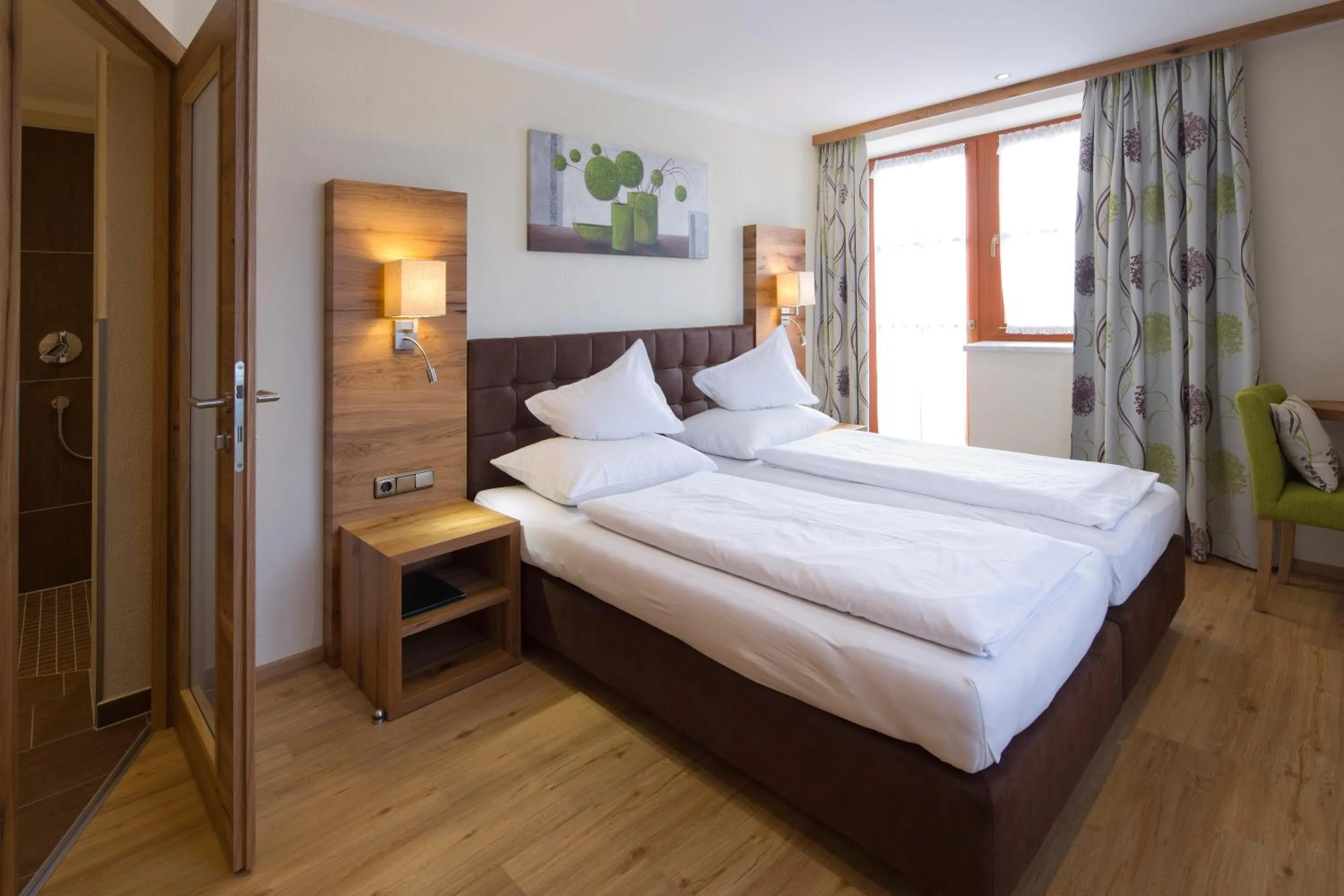 Photo of the whole room, Bed in Hotel Gasthof Obermair