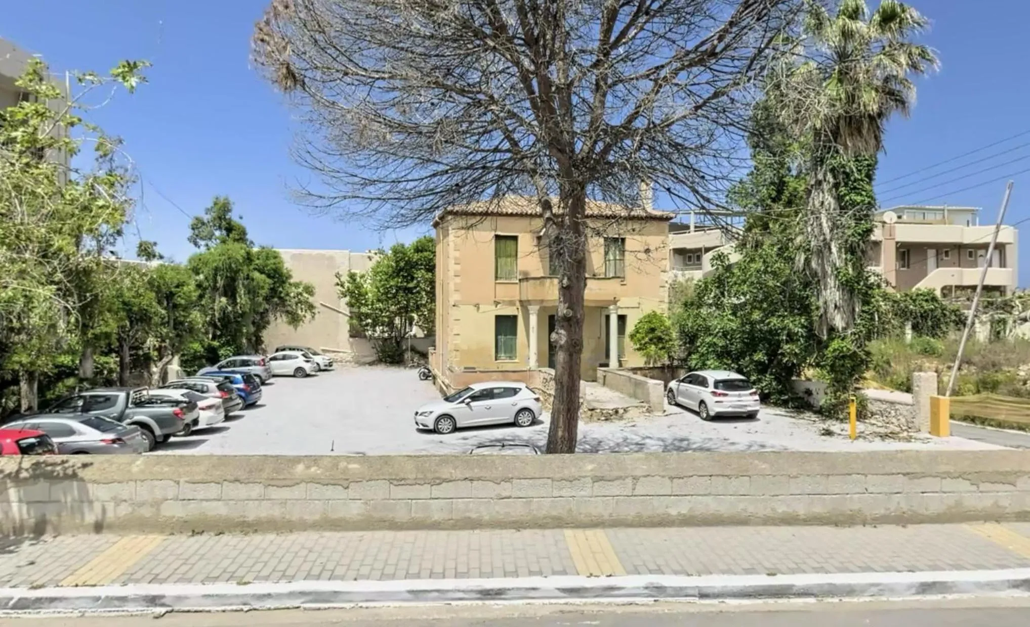 Parking in Corinna Mare