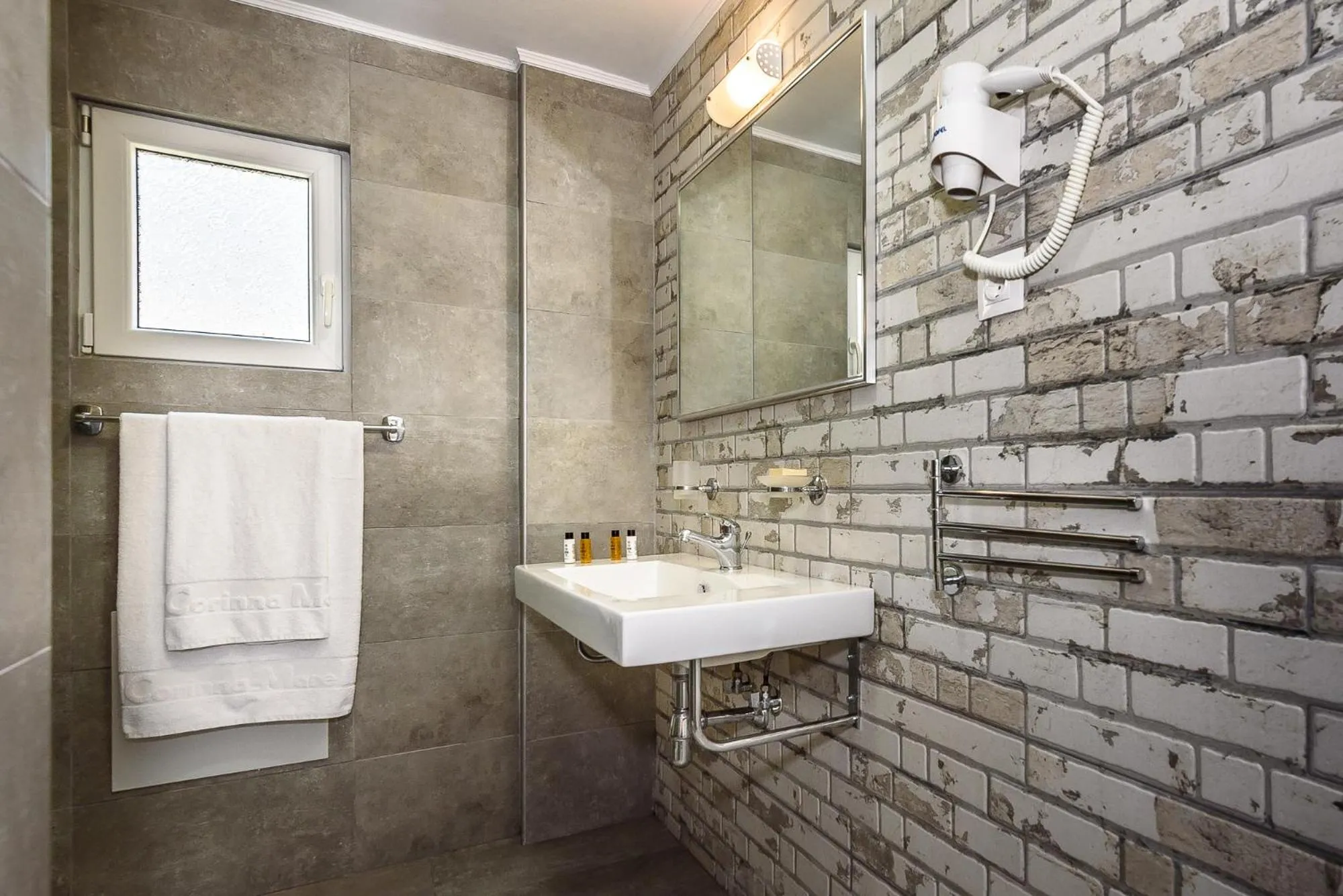 Decorative detail in Corinna Mare