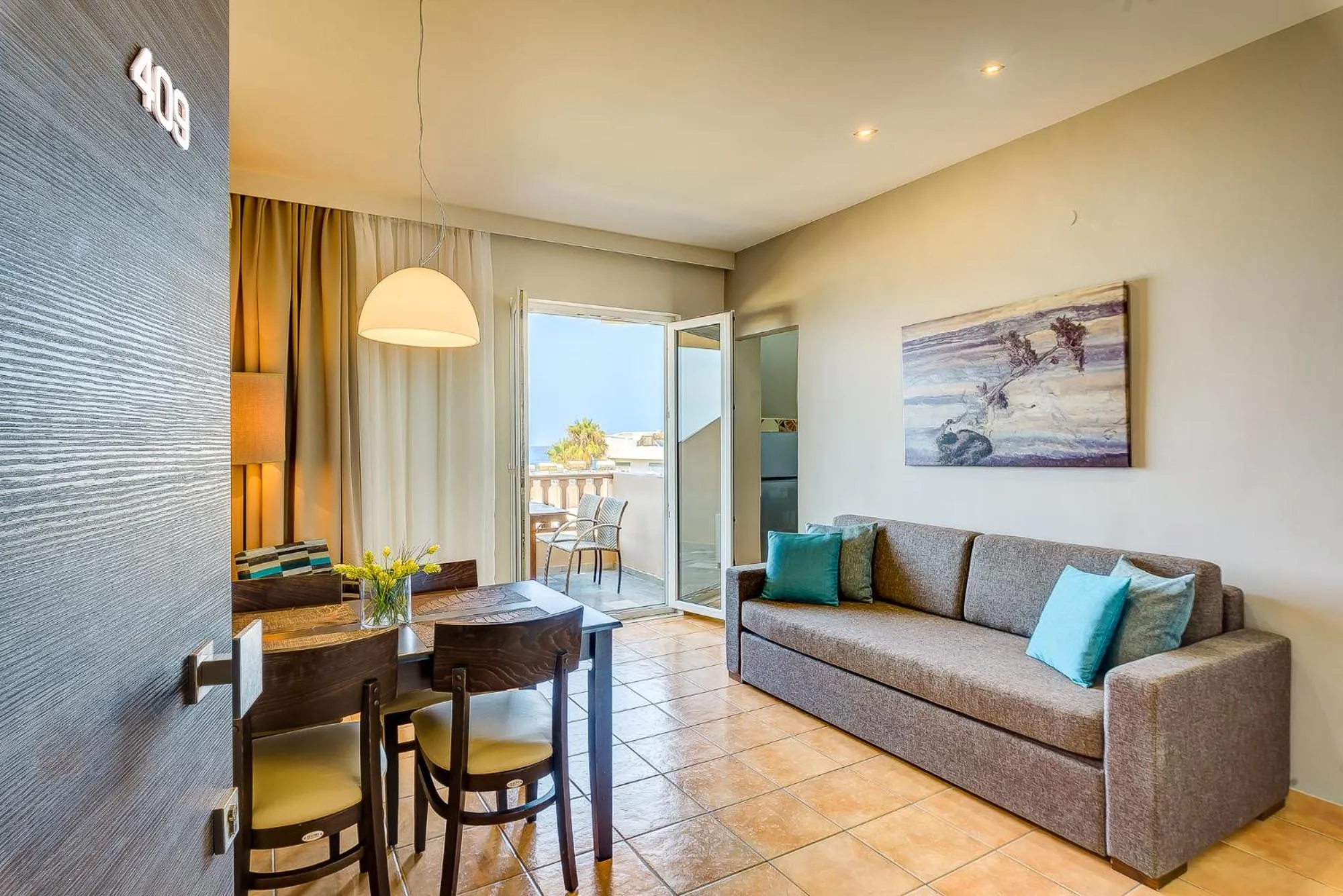 Photo of the whole room in Corinna Mare