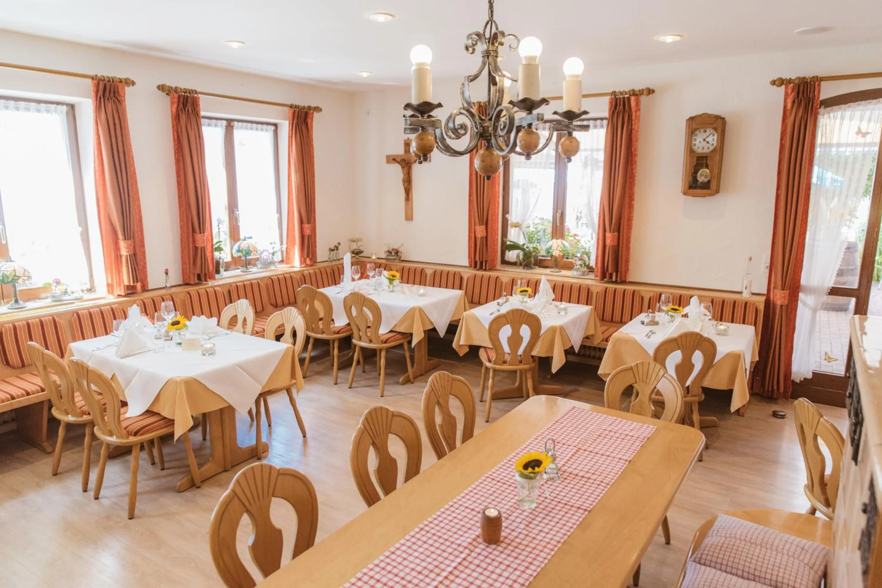 Restaurant/places to eat in Hotel-Restaurant Gasthof Adler