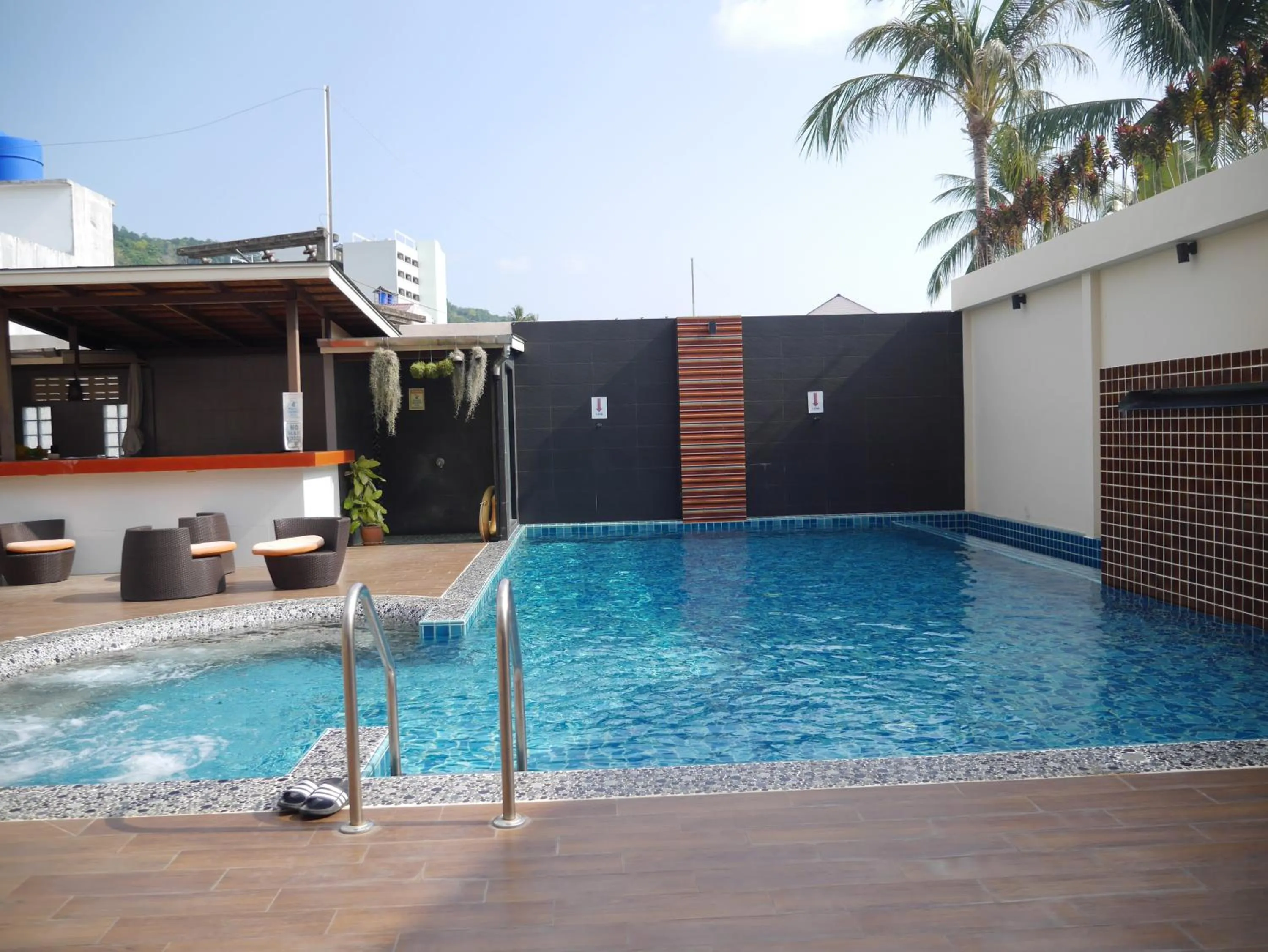 Property building in Baan Petcharat