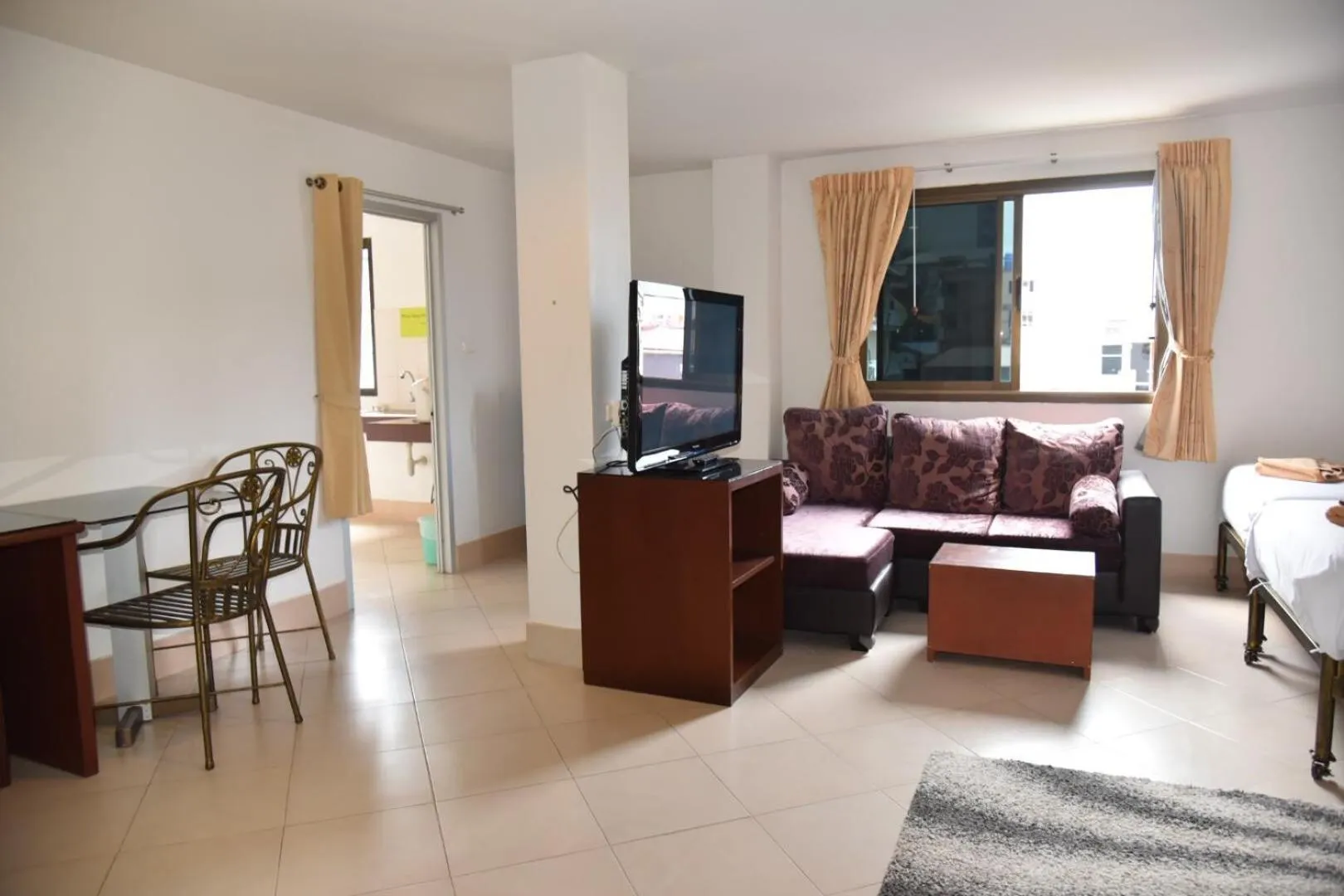 Bed in Baan Petcharat