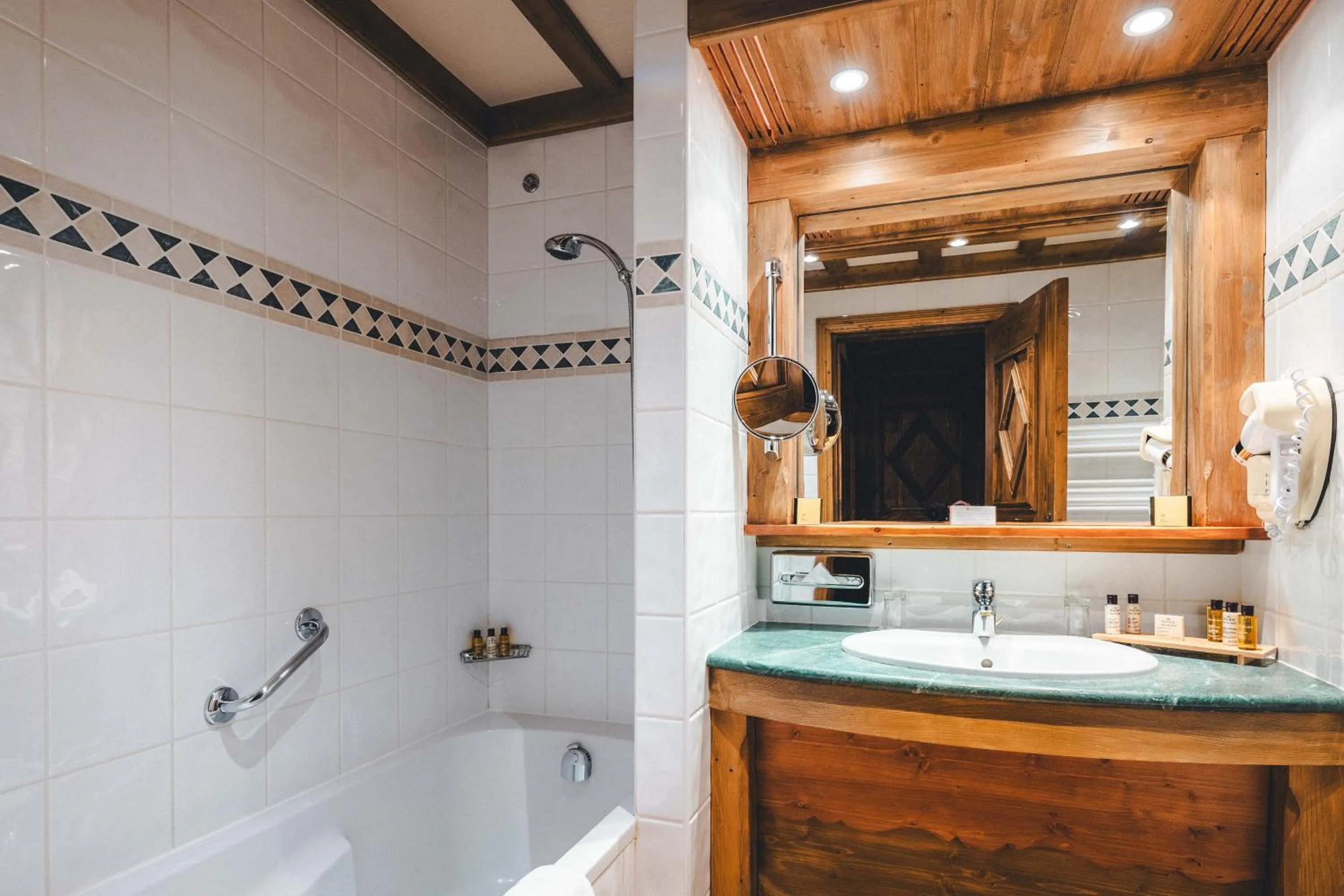 Bathroom in Hotel Mont Vallon