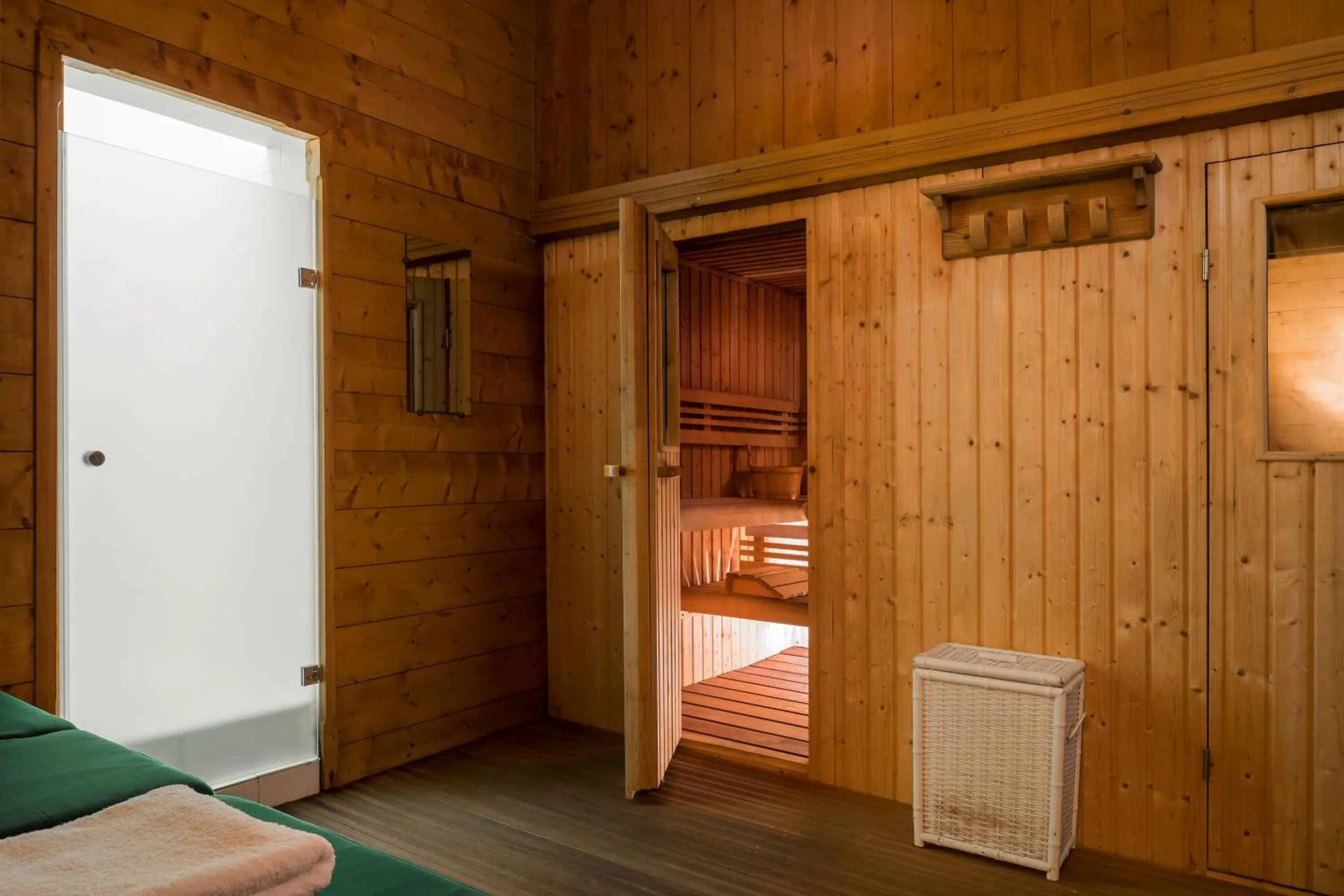 Spa and wellness centre/facilities, Bed in Hotel Mont Vallon
