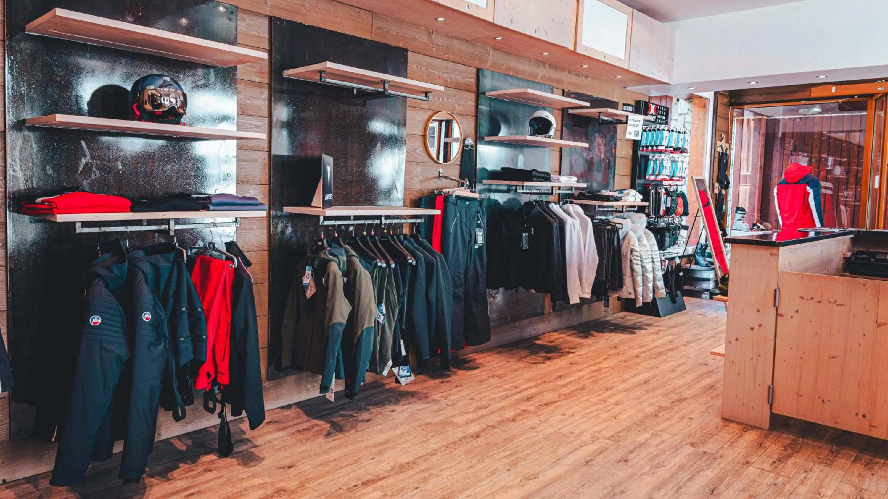 Skiing in Hotel Mont Vallon