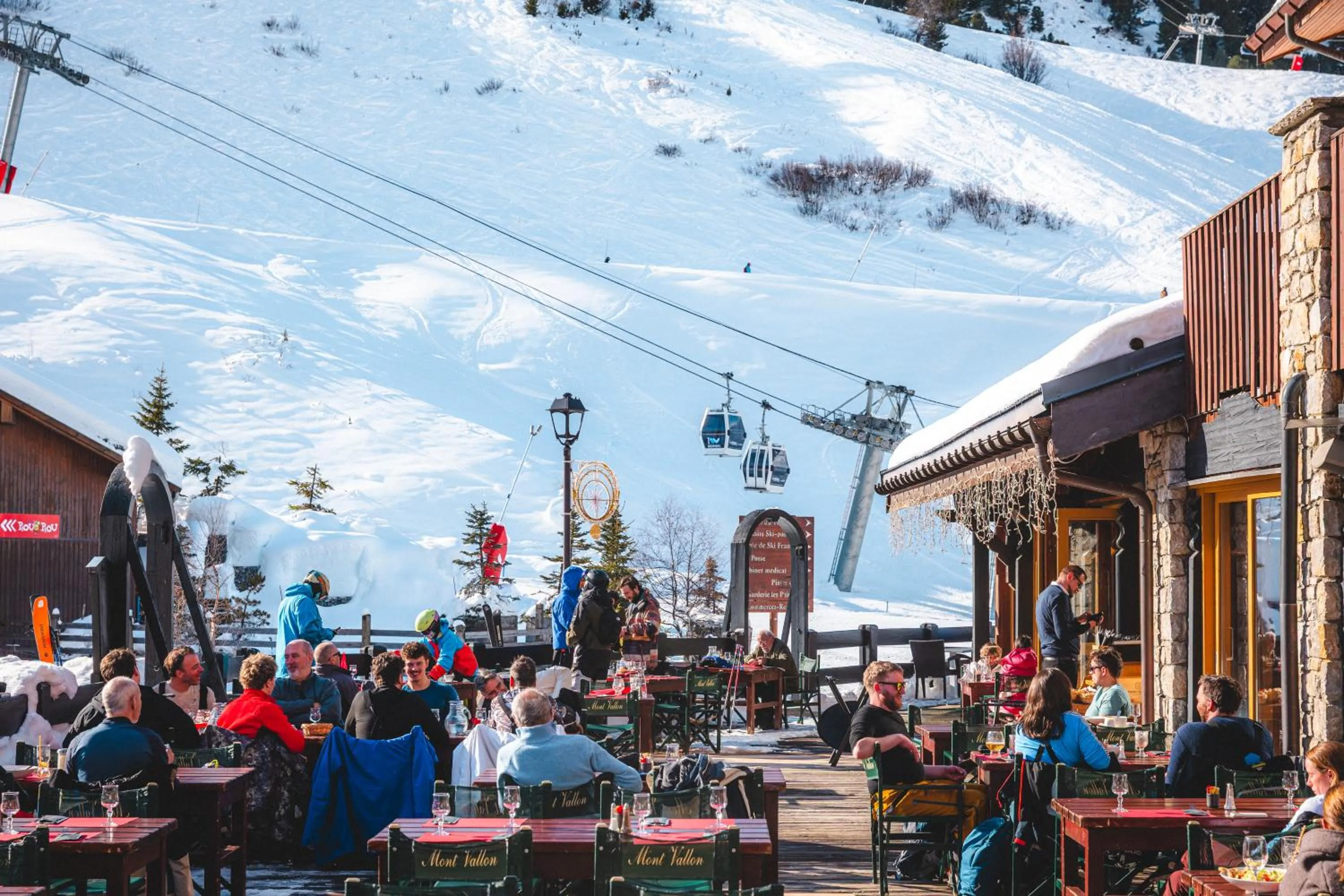 Restaurant/places to eat in Hotel Mont Vallon