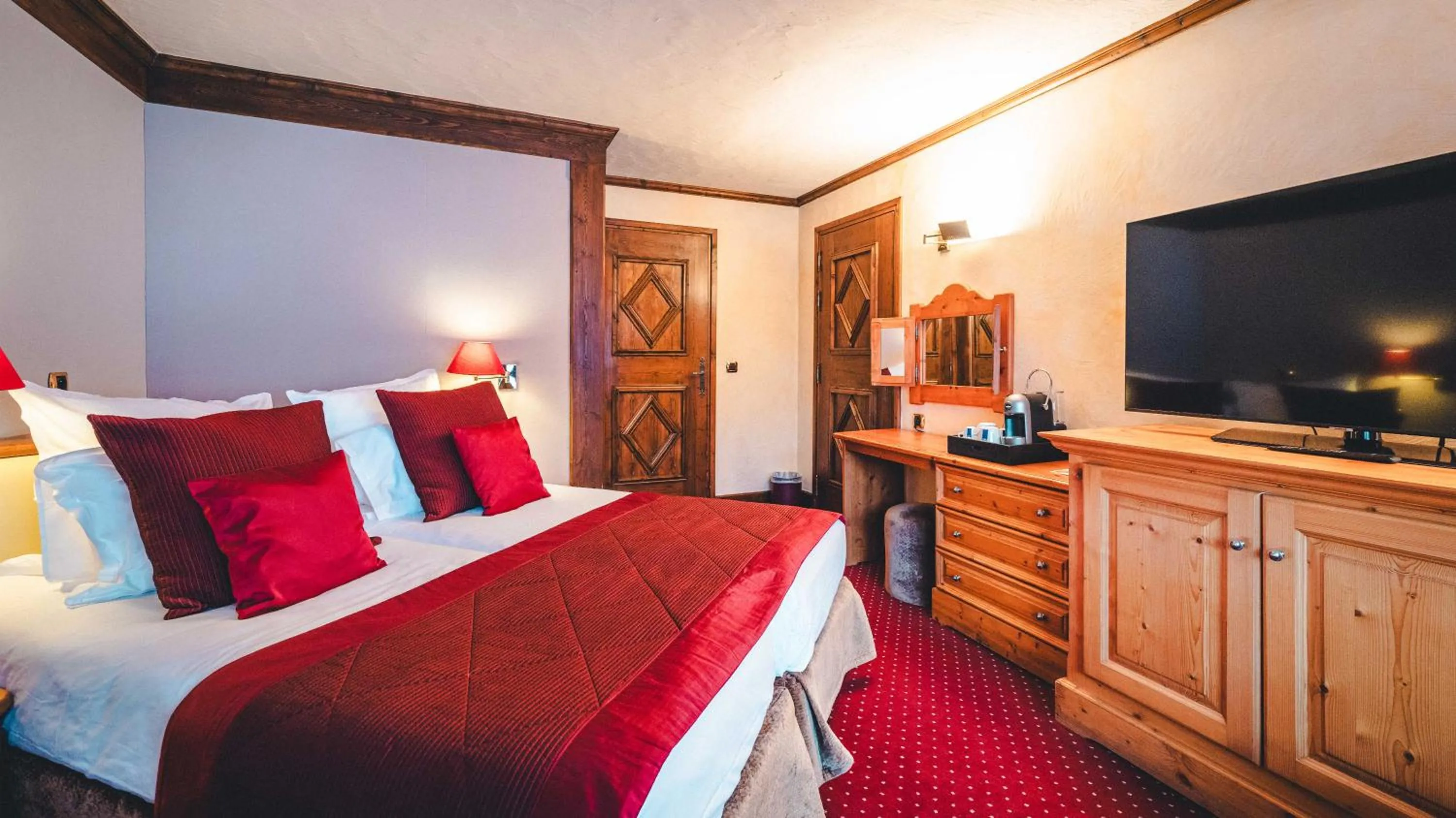 Photo of the whole room, Bed in Hotel Mont Vallon