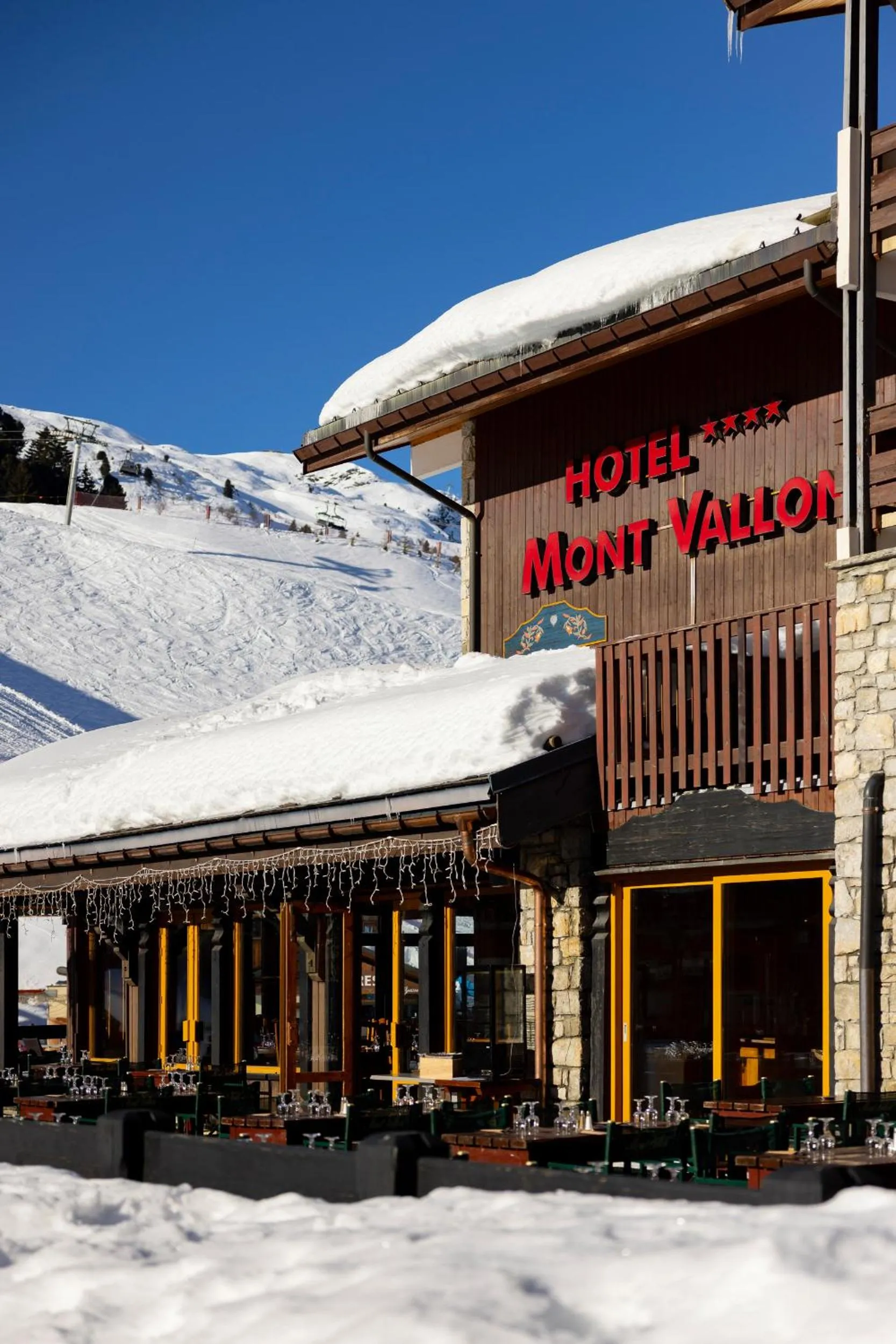 Property building in Hotel Mont Vallon
