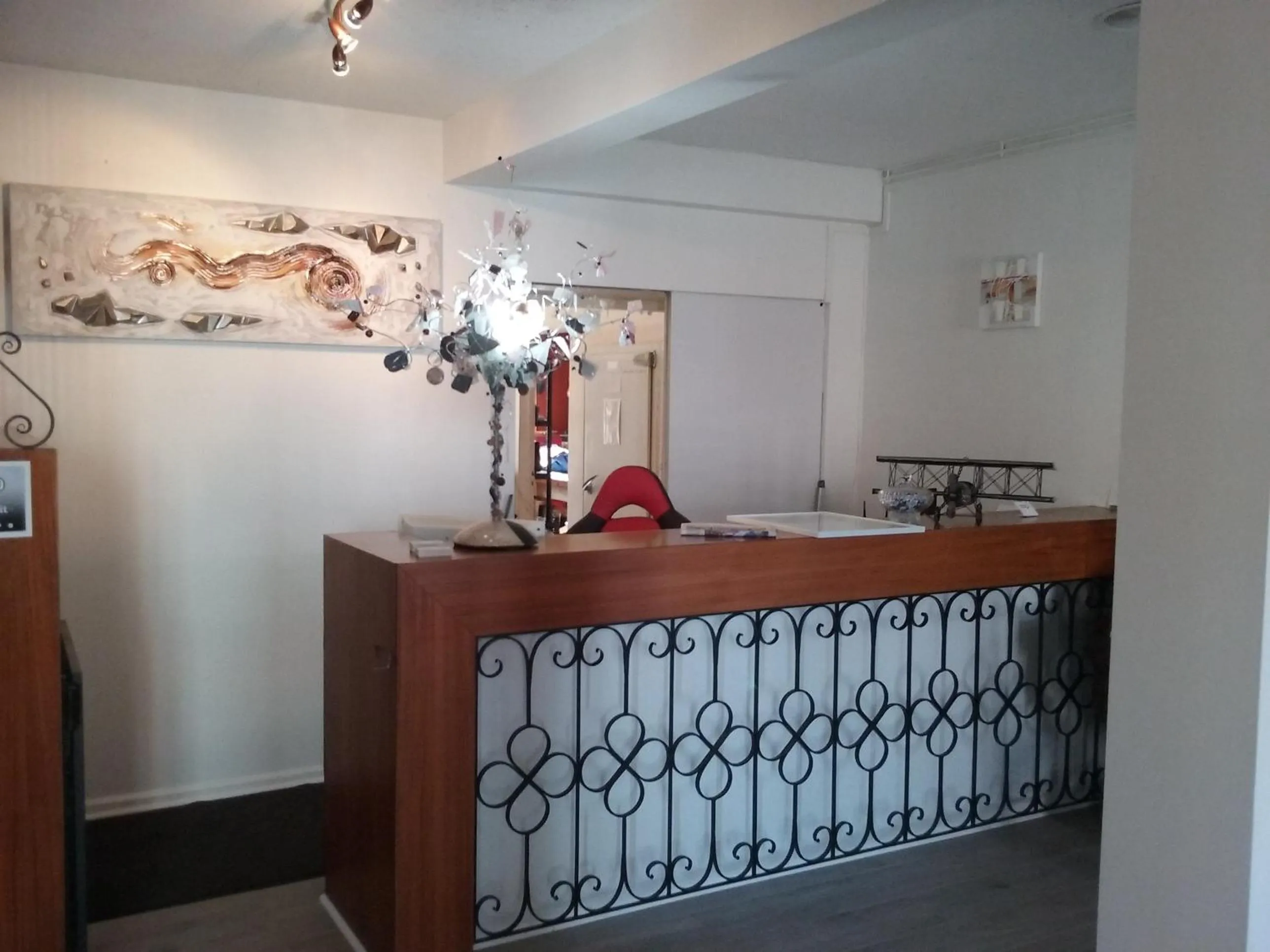 Lobby or reception in Hotel du Commerce Chez Stéphane