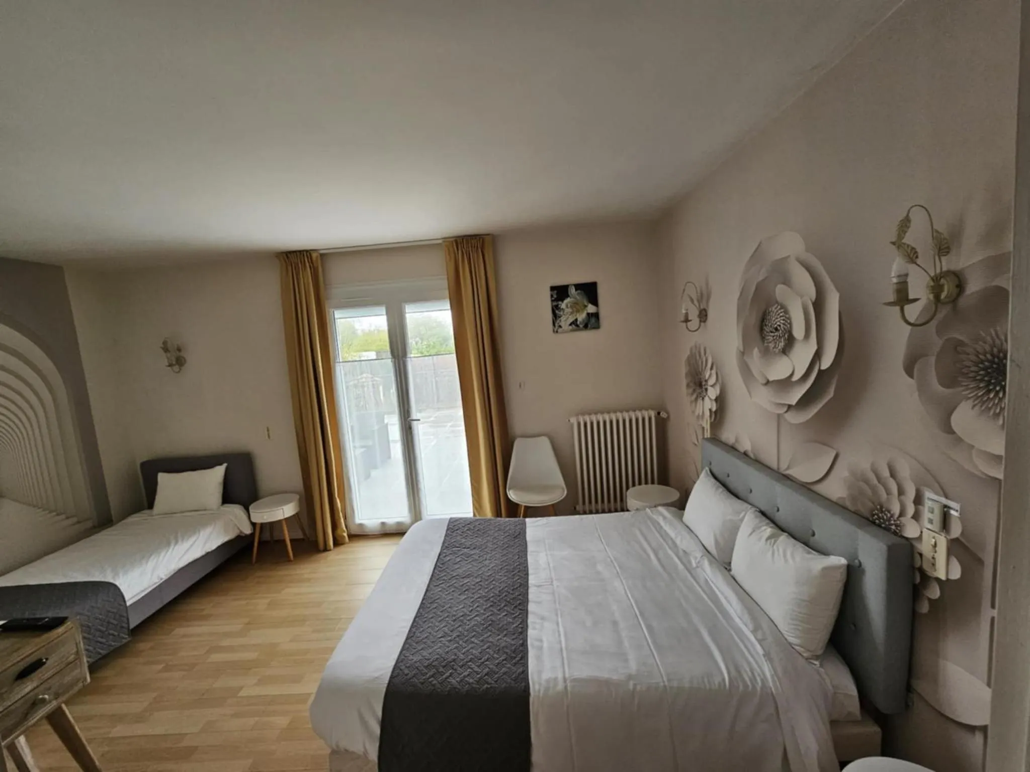 Bed in Hotel du Commerce Chez Stéphane