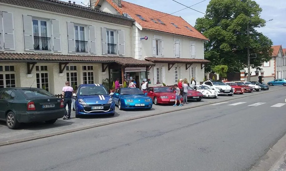 Property building in Hotel du Commerce Chez Stéphane
