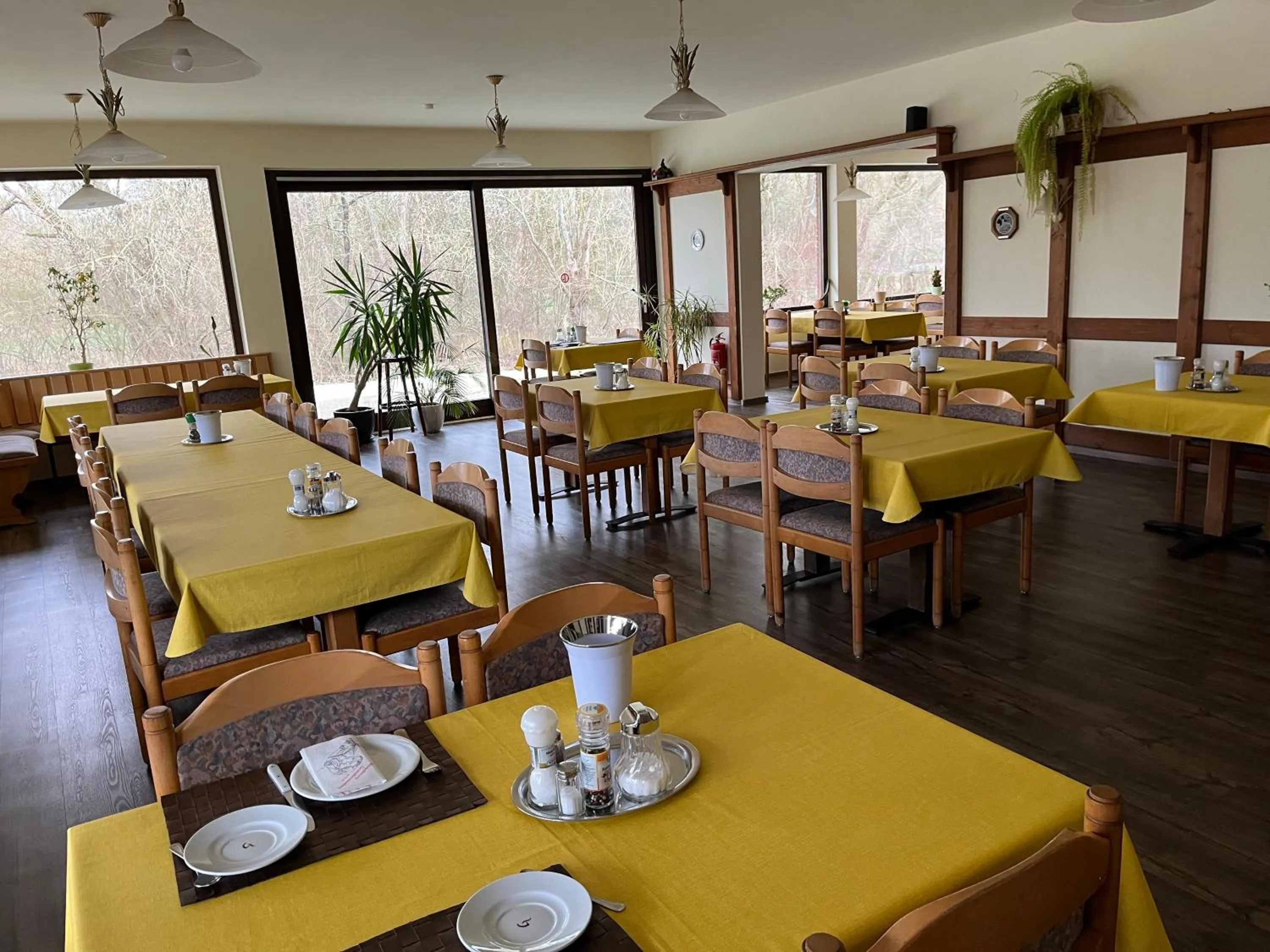 Breakfast in Hotel am Steinertsee - Kassel-Ost