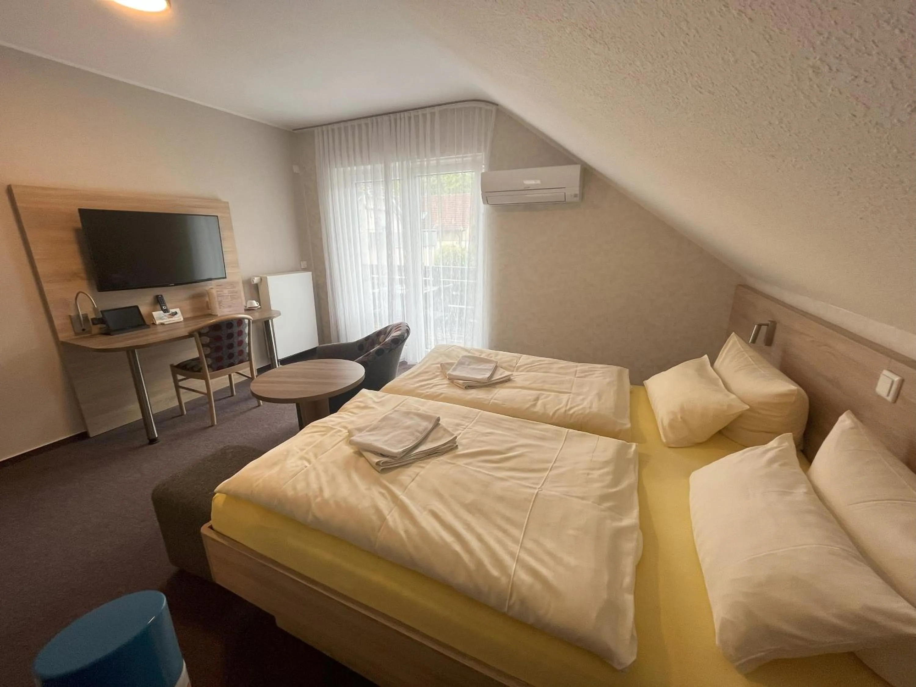 Bed in Hotel am Steinertsee - Kassel-Ost