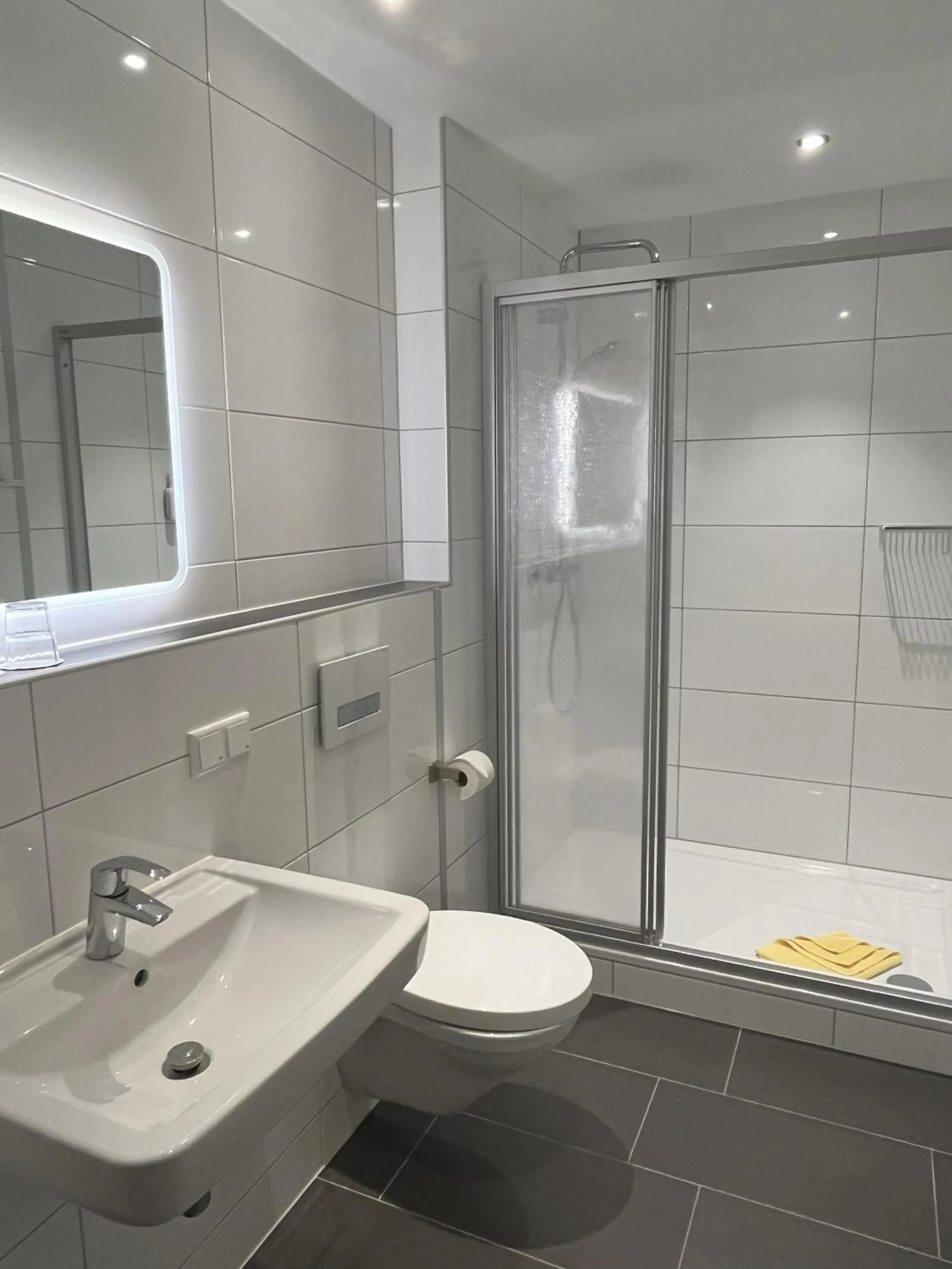 Bathroom in Hotel am Steinertsee - Kassel-Ost