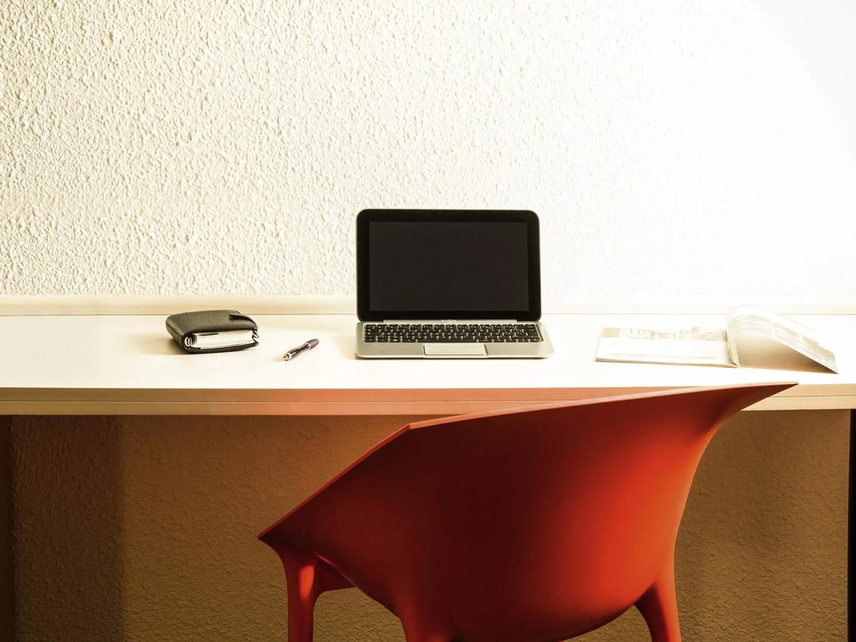 Standard Room with 1 double bed and 1 single bed in Ibis Orly Chevilly Tram 7 Standard Room with 1 double bed and 1 single bed in Ibis Orly Chevilly Tram 7