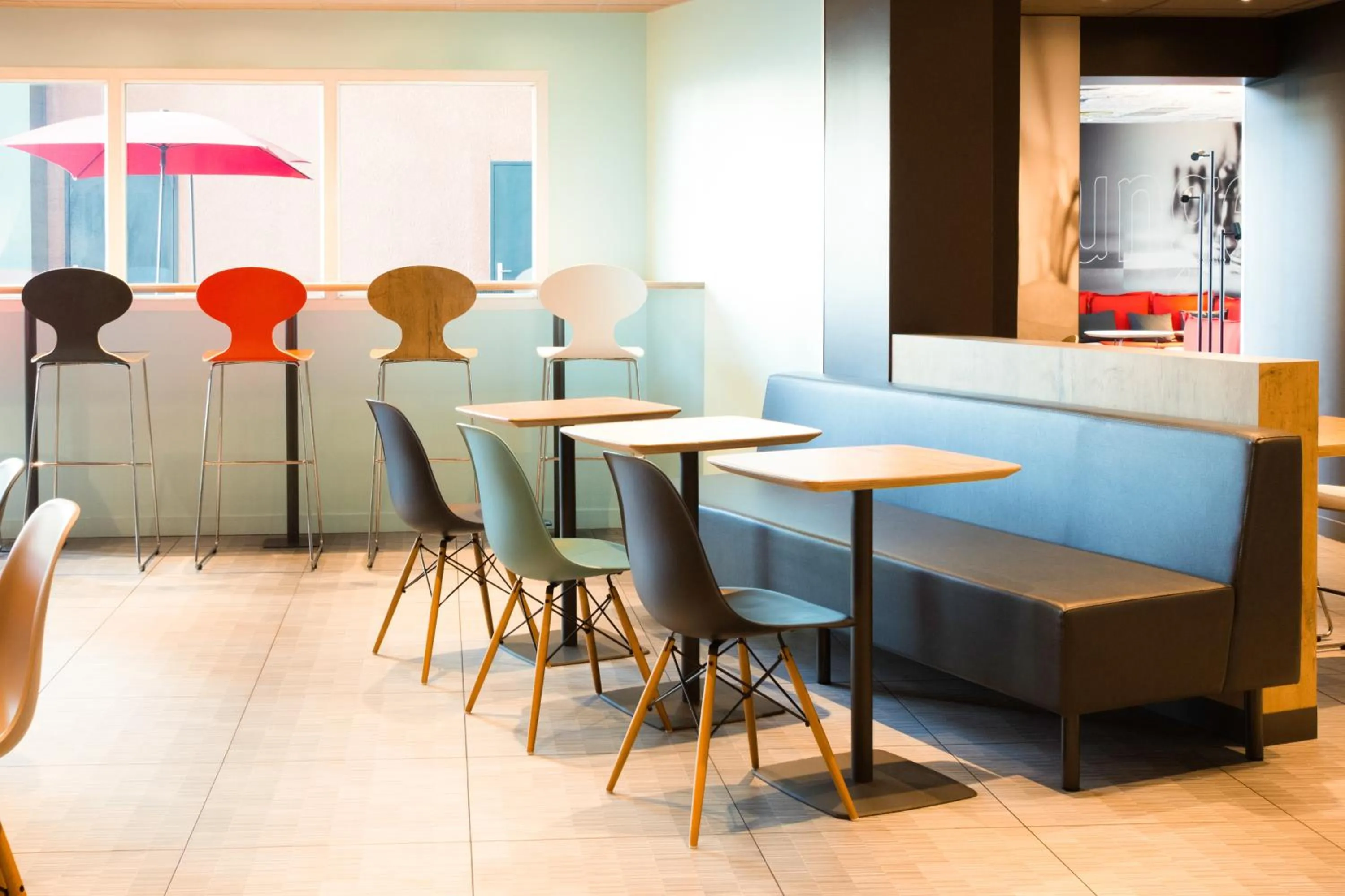Restaurant/places to eat in Ibis Orly Chevilly Tram 7