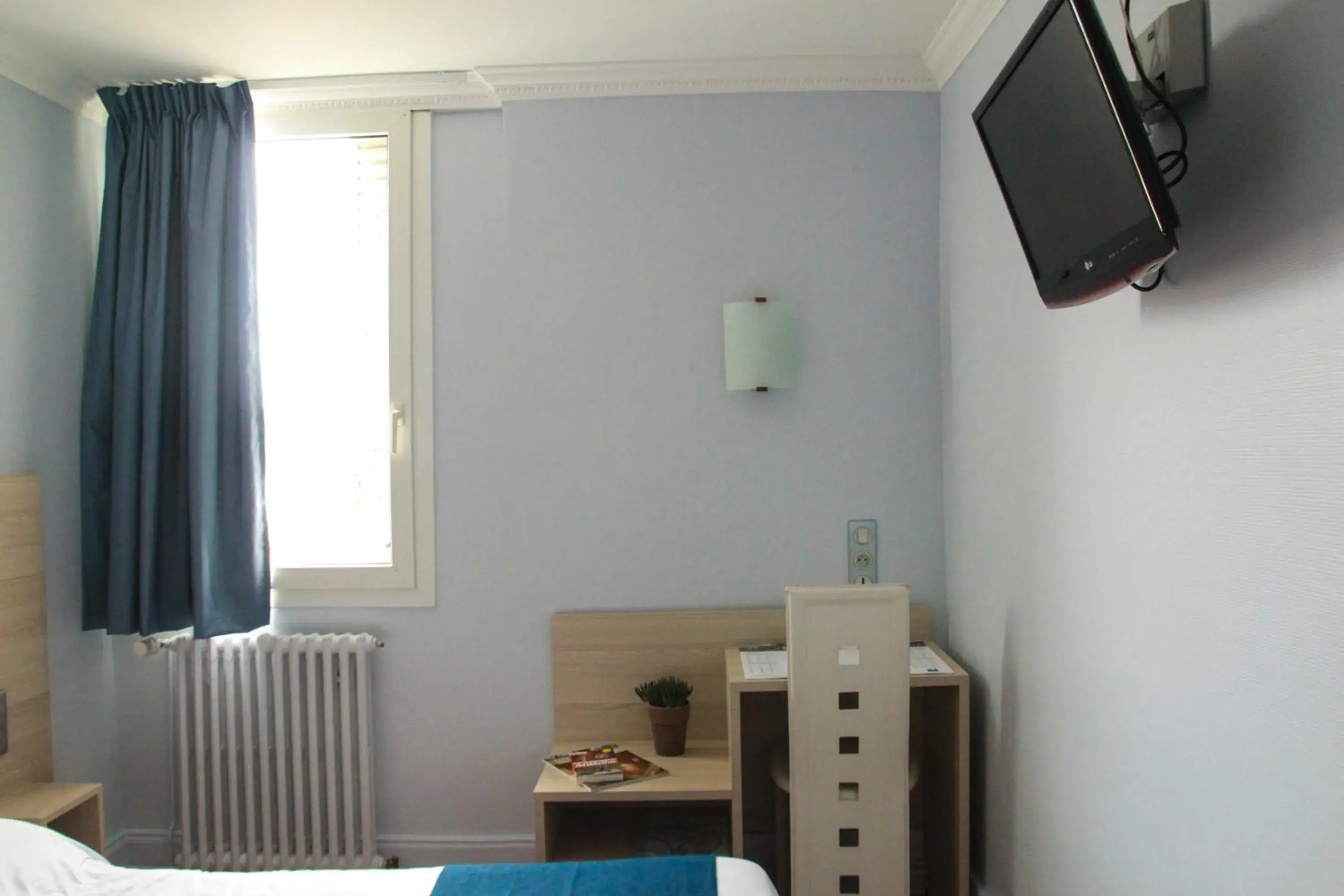 Standard Double Room in Hôtel De La Cathédrale Standard Double Room in Hôtel De La Cathédrale