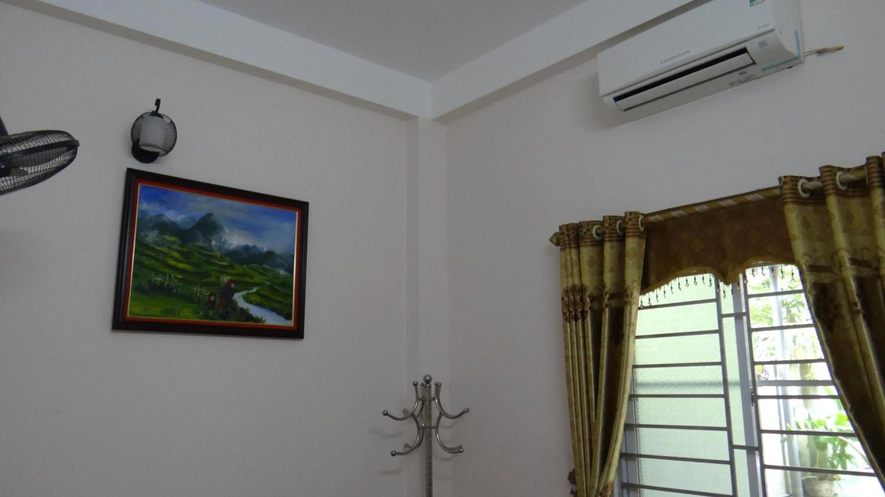 Photo of the whole room in Huong Thao 2 Hotel