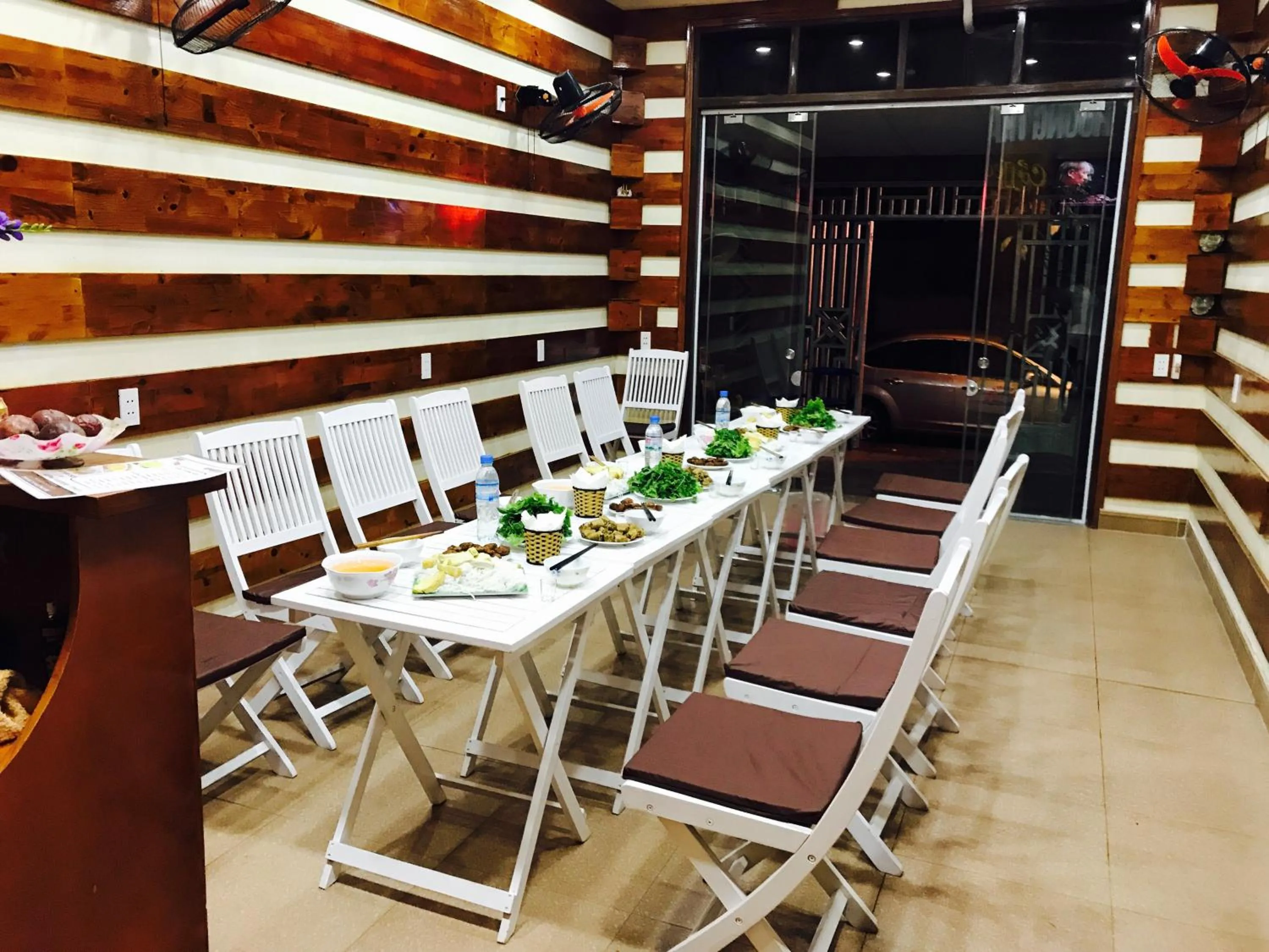 Dining area in Huong Thao 2 Hotel