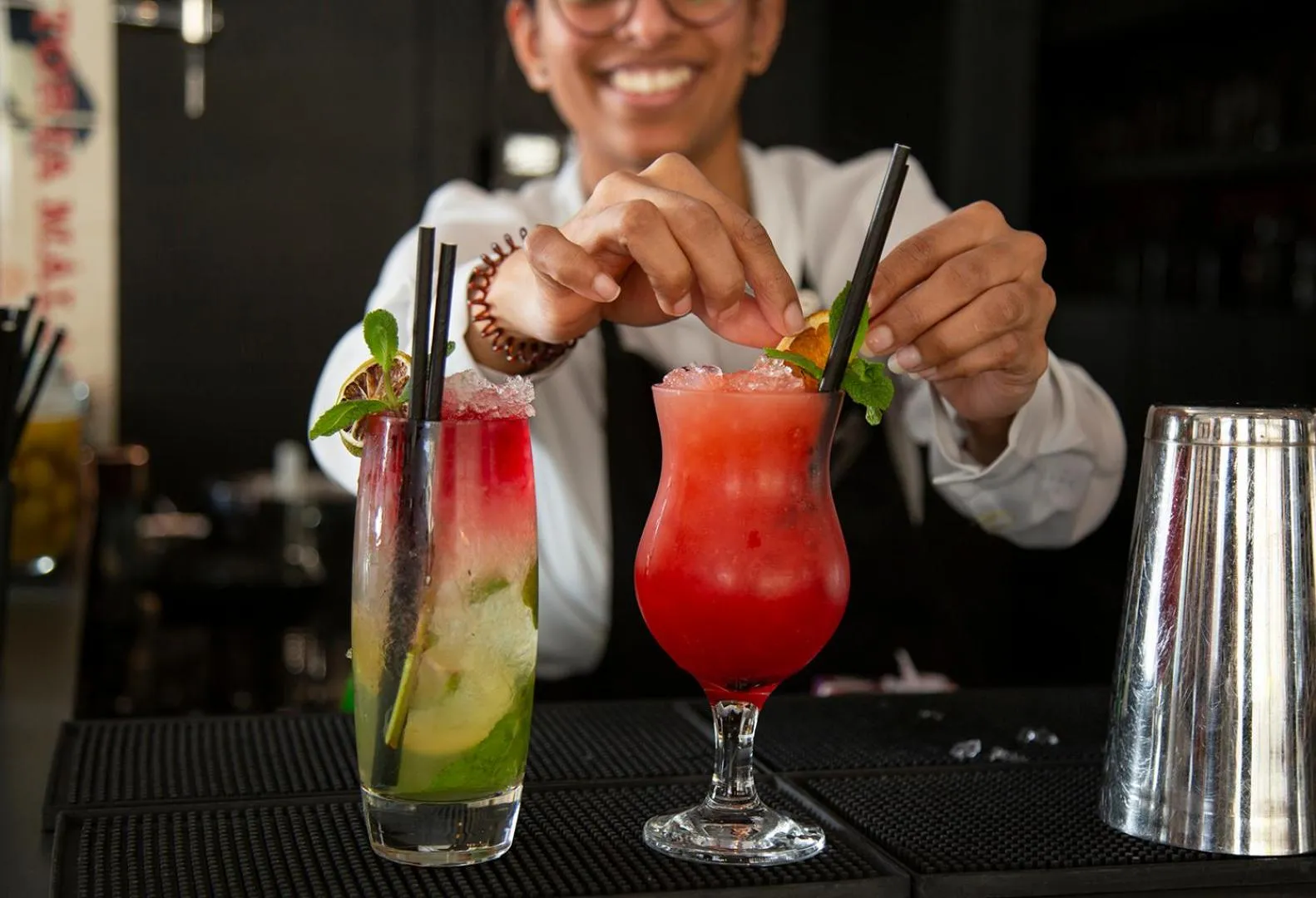 Lounge or bar in H10 London Waterloo