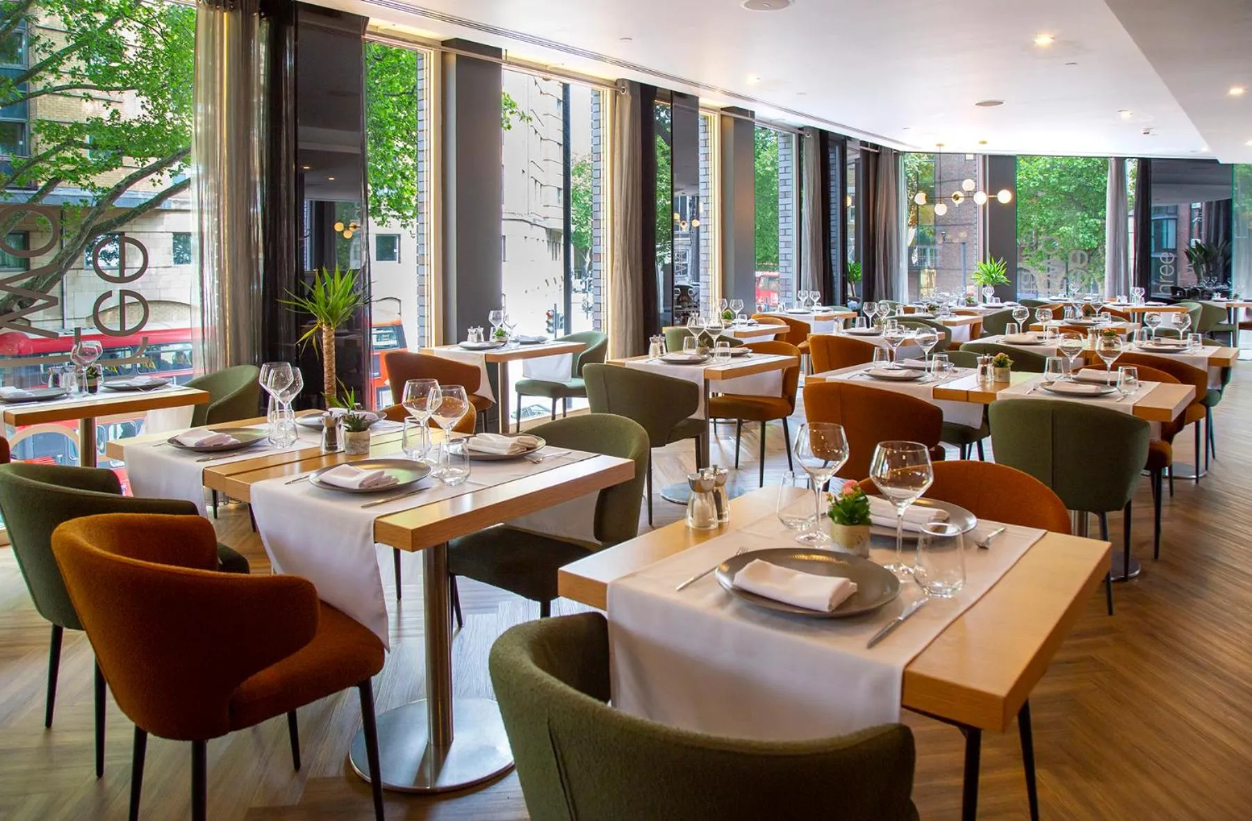 Restaurant/places to eat in H10 London Waterloo