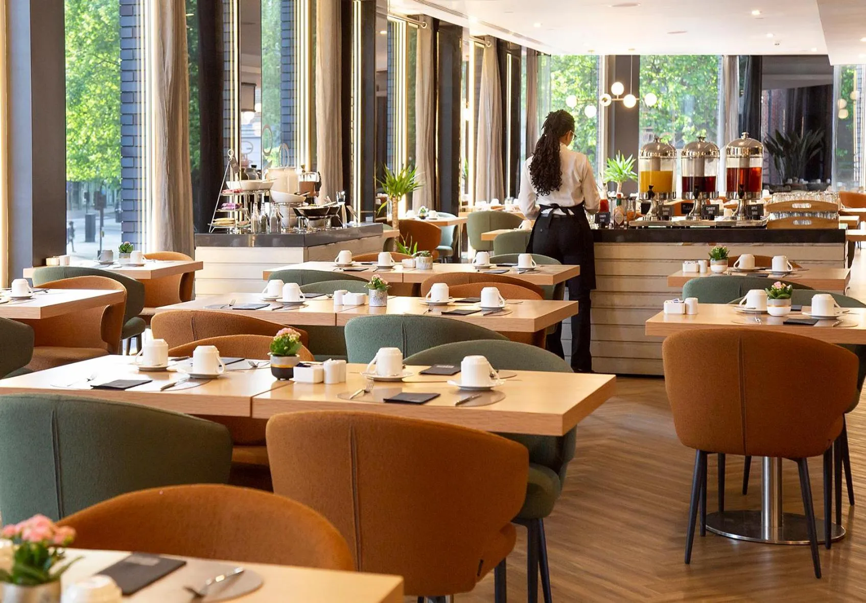 Restaurant/places to eat in H10 London Waterloo