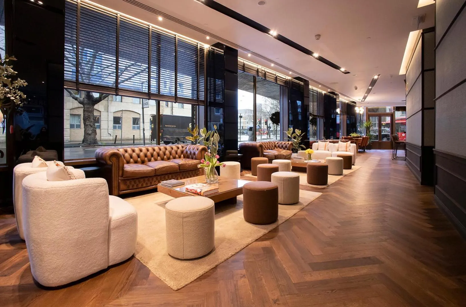 Lobby or reception in H10 London Waterloo
