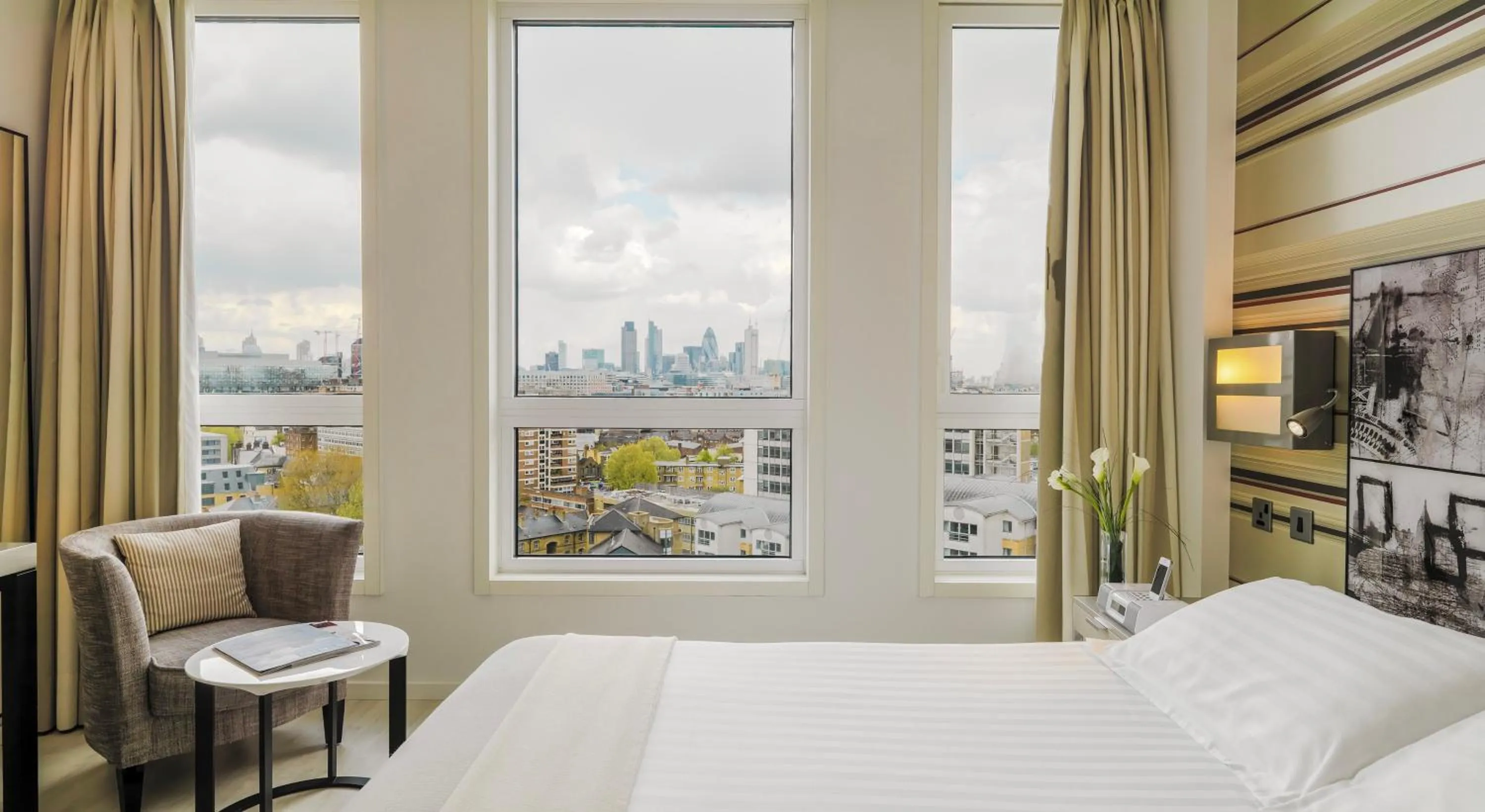 View (from property/room), Bed in H10 London Waterloo