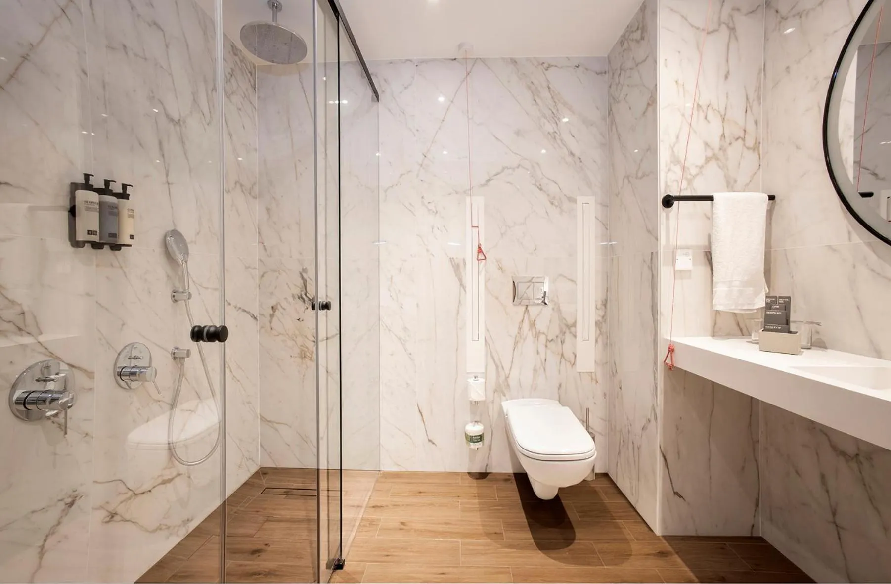 Shower in H10 London Waterloo