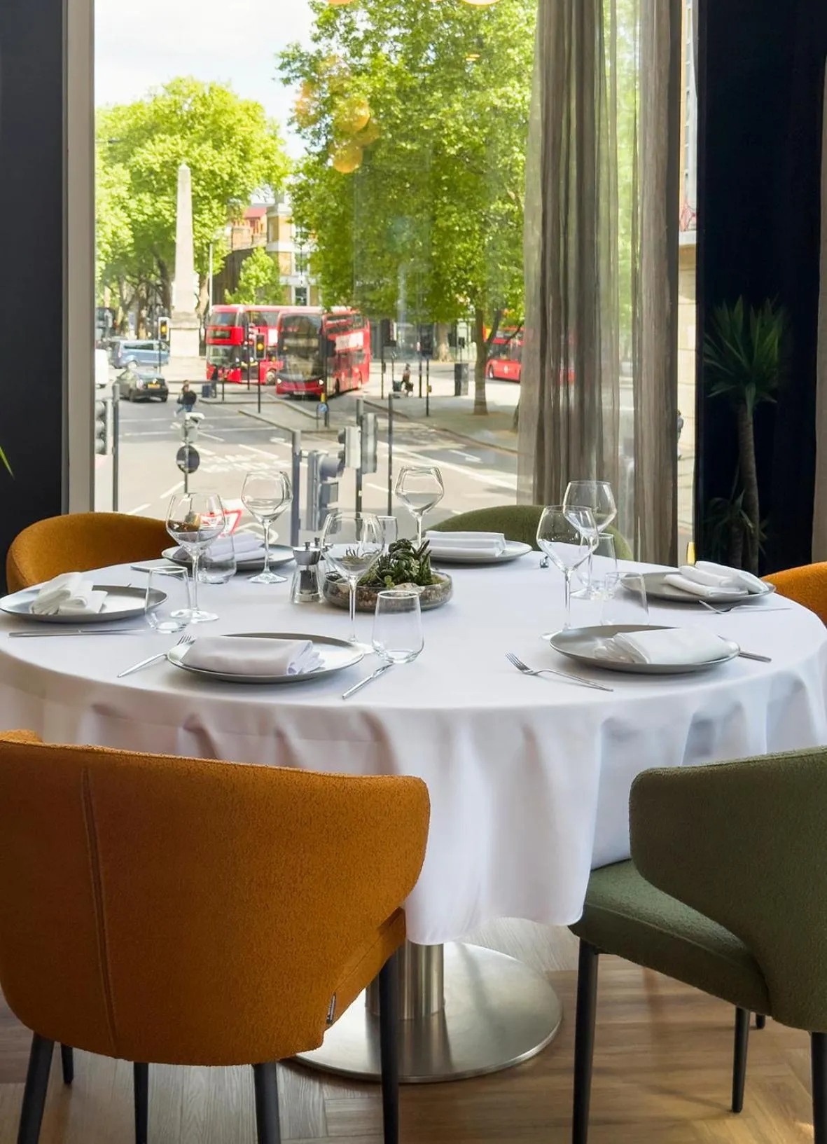 Restaurant/places to eat in H10 London Waterloo