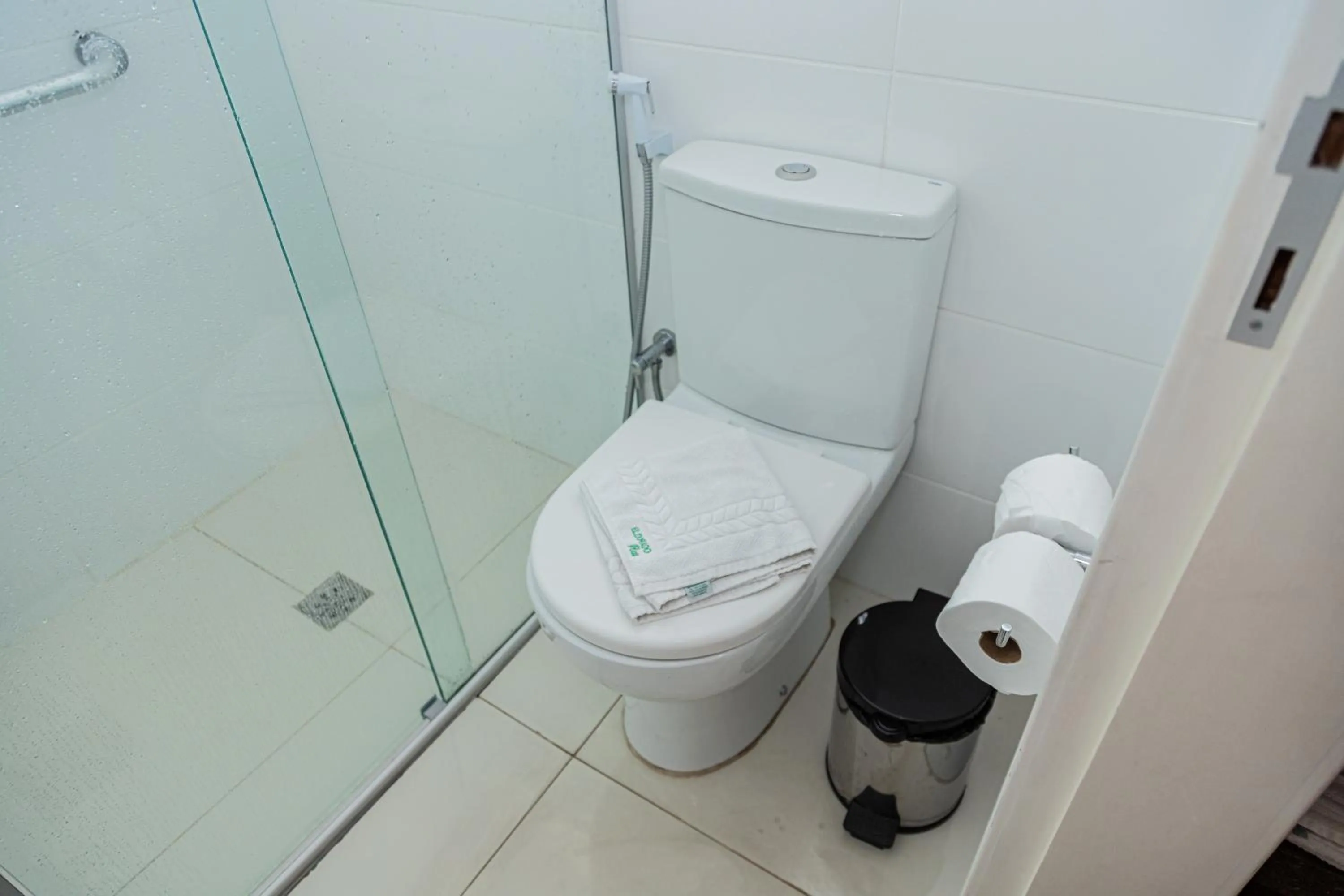 Shower in Hotel Eldorado Flat