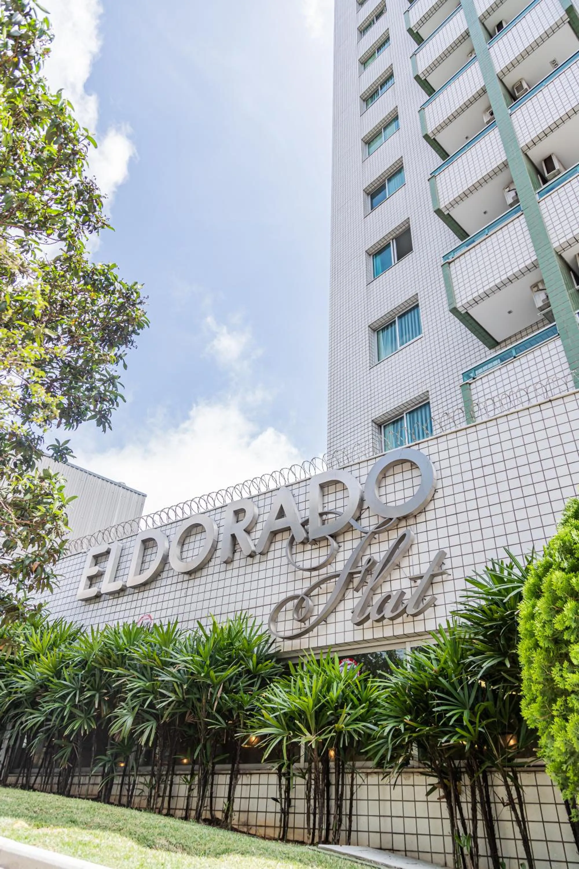 Property building in Hotel Eldorado Flat