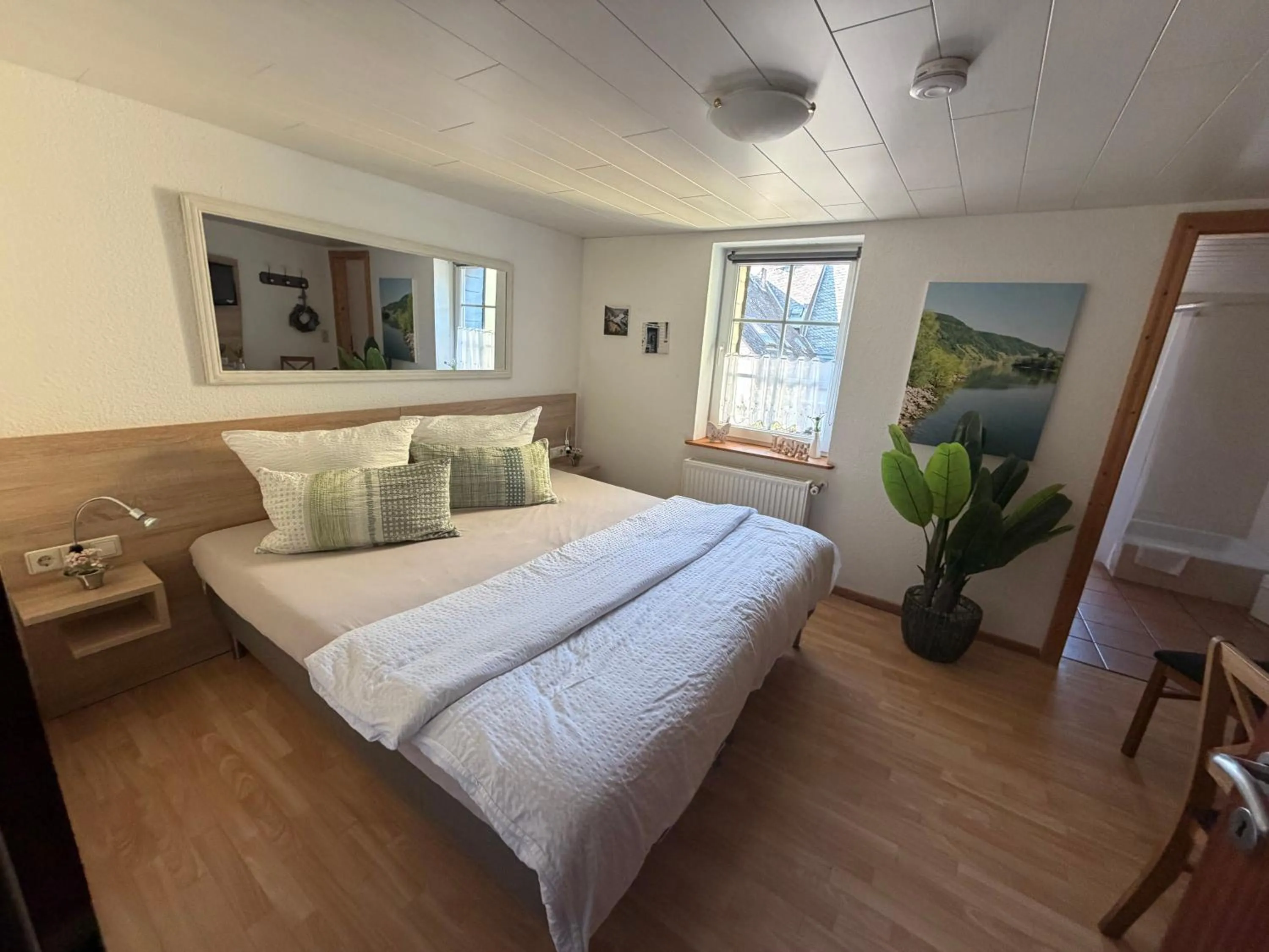 Bed in Landgasthof Zur Sonne